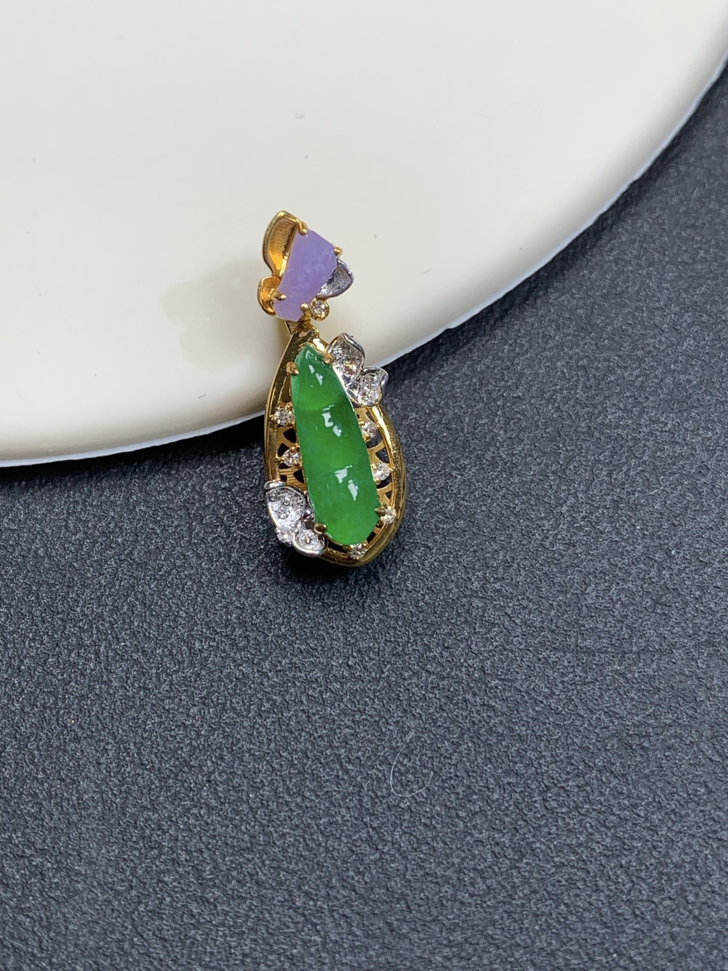 ️18k金镶嵌冰绿起光福瓜吊坠20.6/8/6，裸石11.2/4/3