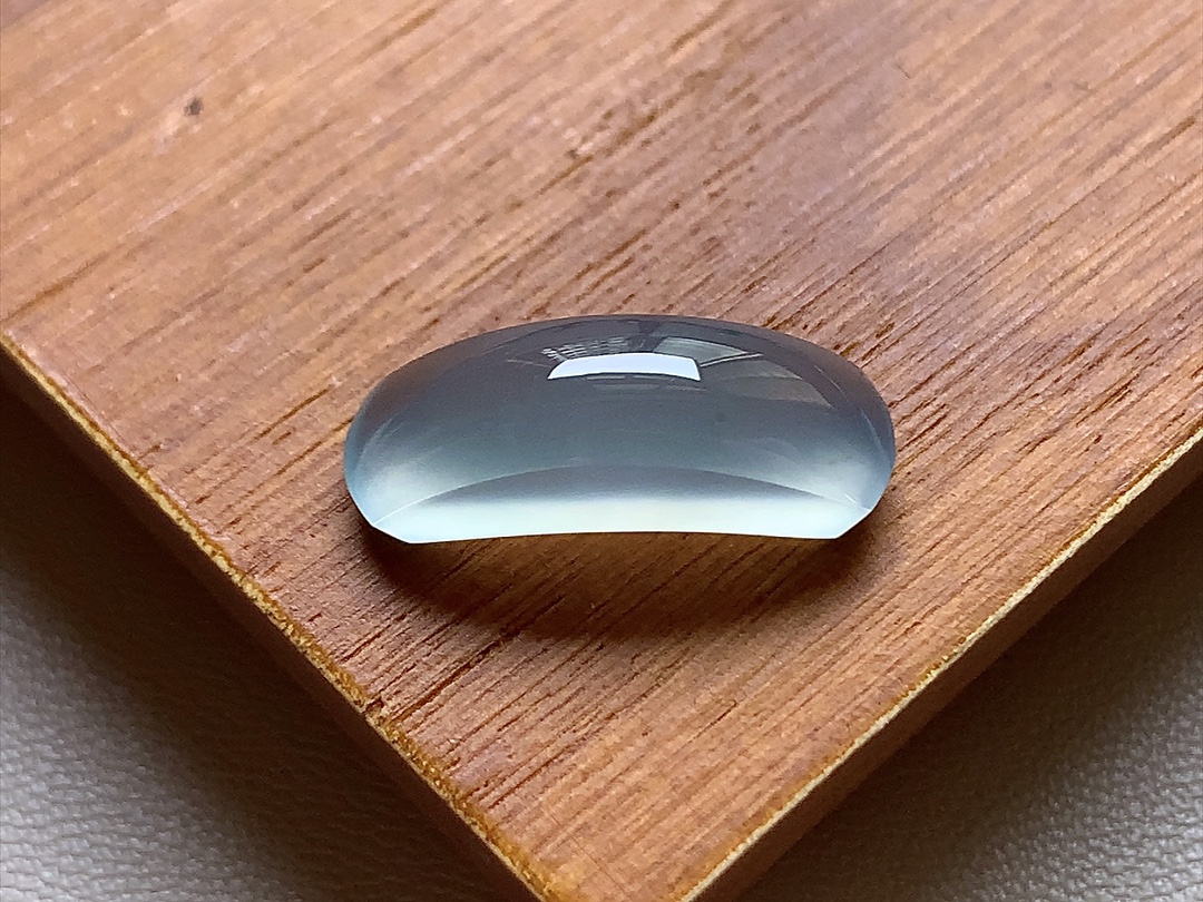 ️ 玻璃种天空蓝马鞍，底色漂亮，冰透起光感，无裂，尺寸19.2/6/6，超值