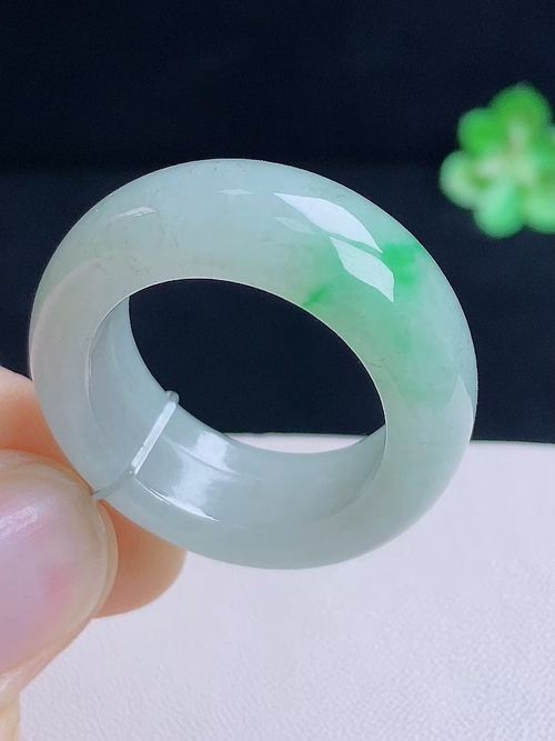 指环，无裂，尺寸21.5×10.5/5.3，编号re 27