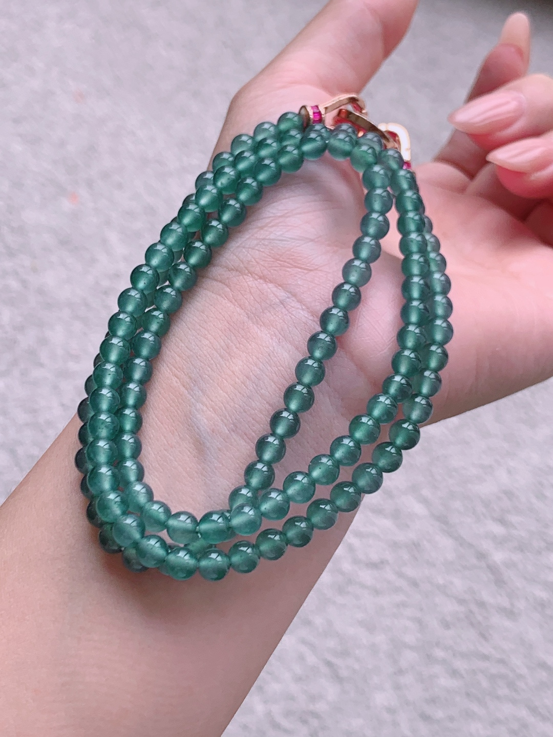 葡萄冰蓝水珠串圆珠珠链， 性比高 颜色浓郁 冰胶 天空蓝，5.2mm，65cm，34克