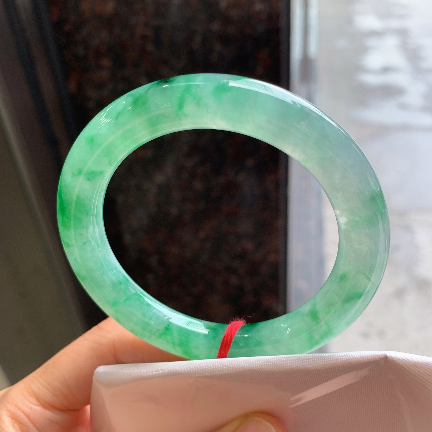 圆条冰飘绿，有纹，尺寸：56.4/10.2/10.4，色好