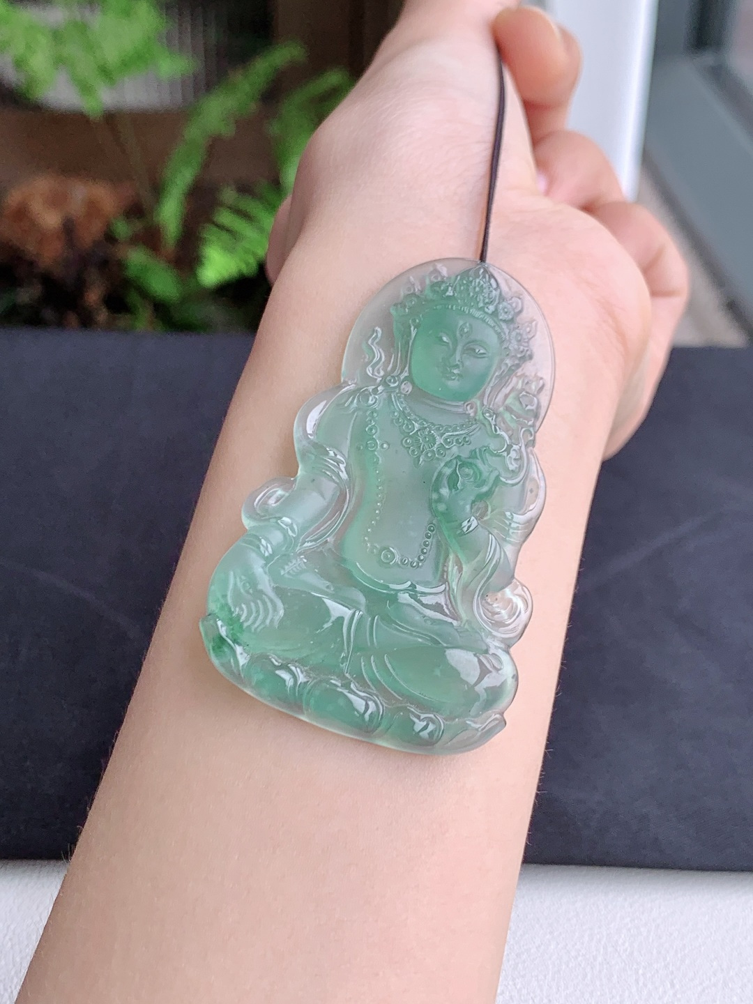 冰天空蓝度母观音吊坠，无裂，性比高，尺寸59.4/36/5，重量18克