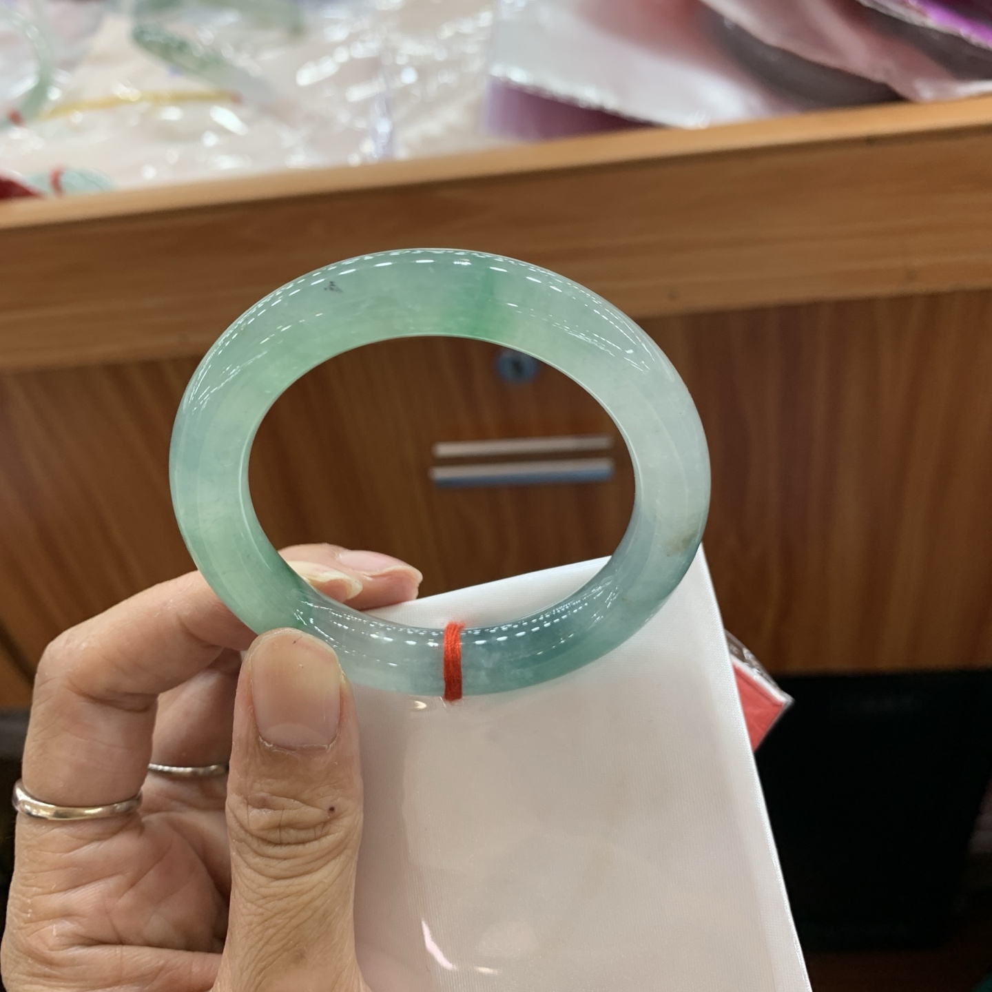 042730JM，冰飘花圆条翡翠手镯，51.5-10.1