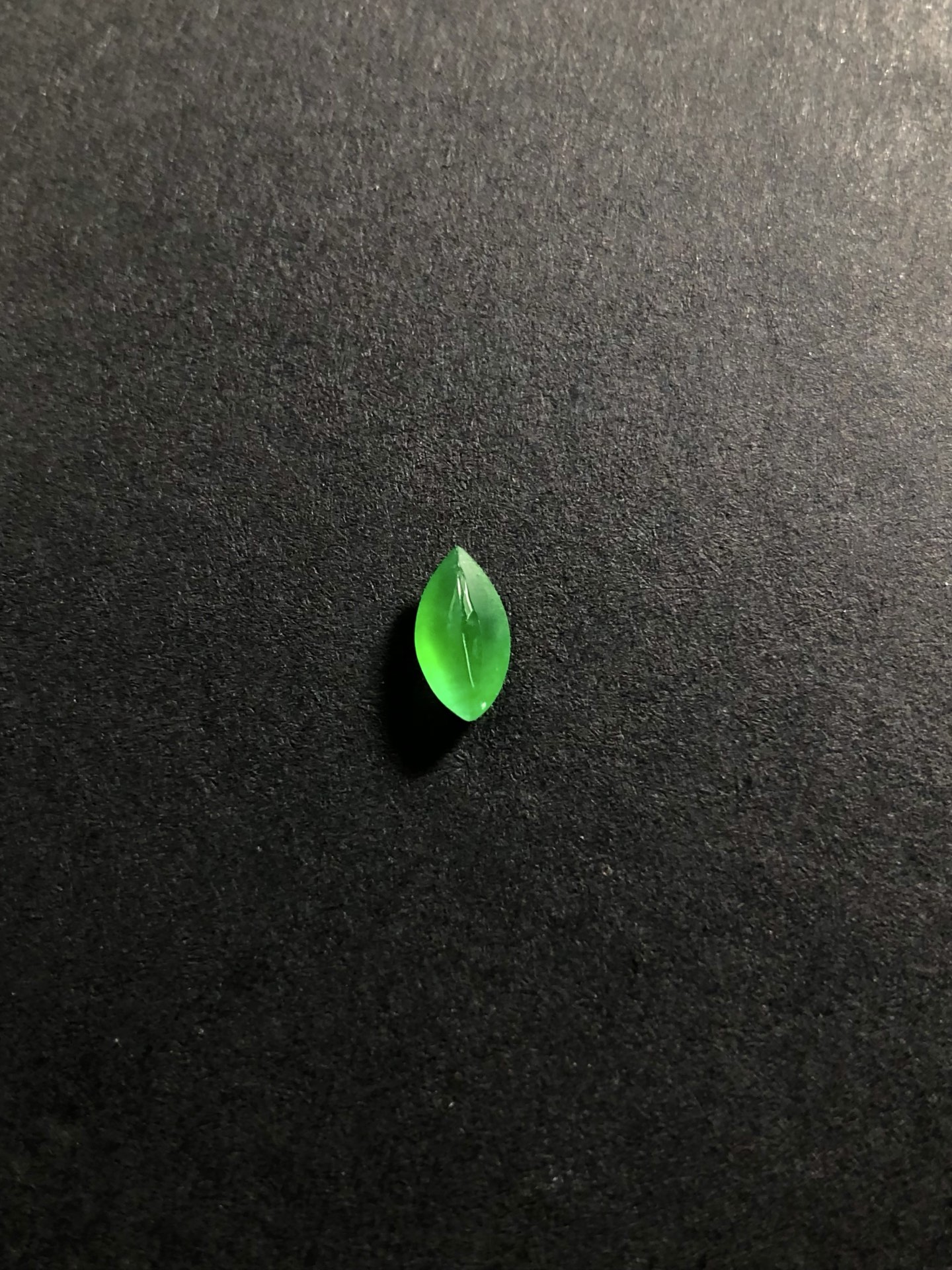 ️ 940395「阳绿马眼」，品相佳，色泽阳绿均匀，无封底，种好水润，7.7/4/3