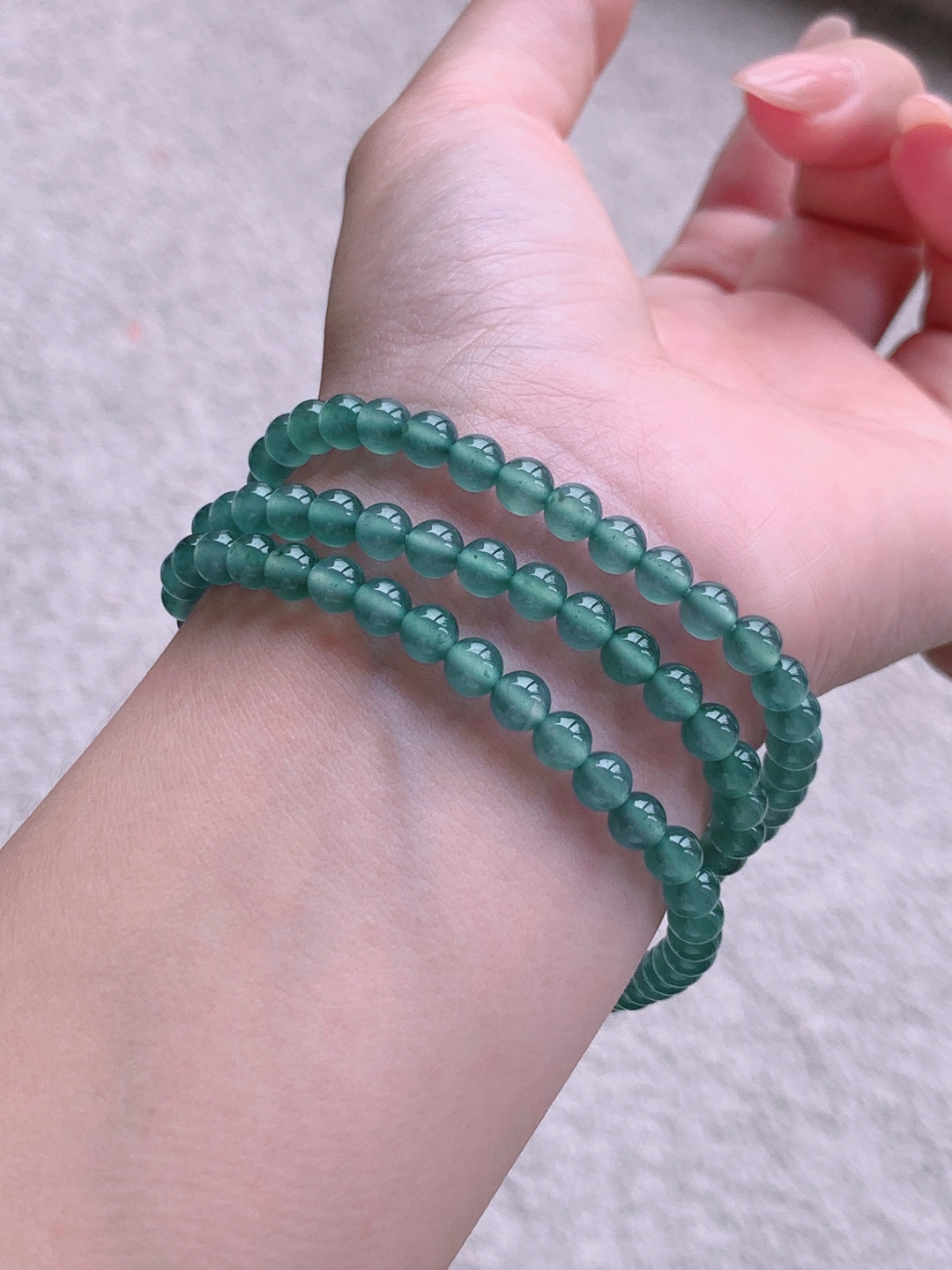 葡萄冰蓝水珠串圆珠珠链， 性比高 颜色浓郁 冰胶 天空蓝，5.2mm，65cm，34克