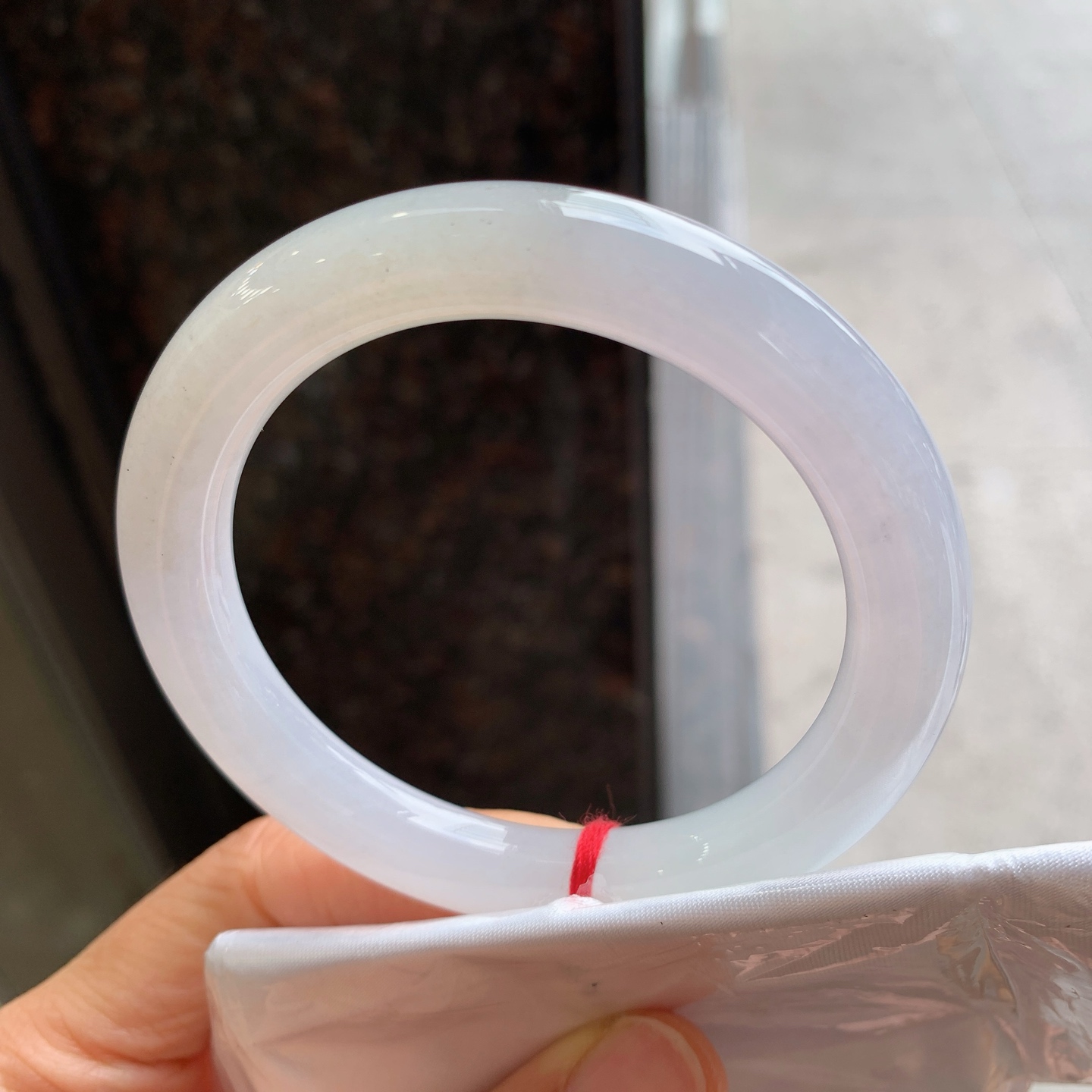 圆条黄翡，无裂，尺寸：55.6/9.5，细腻