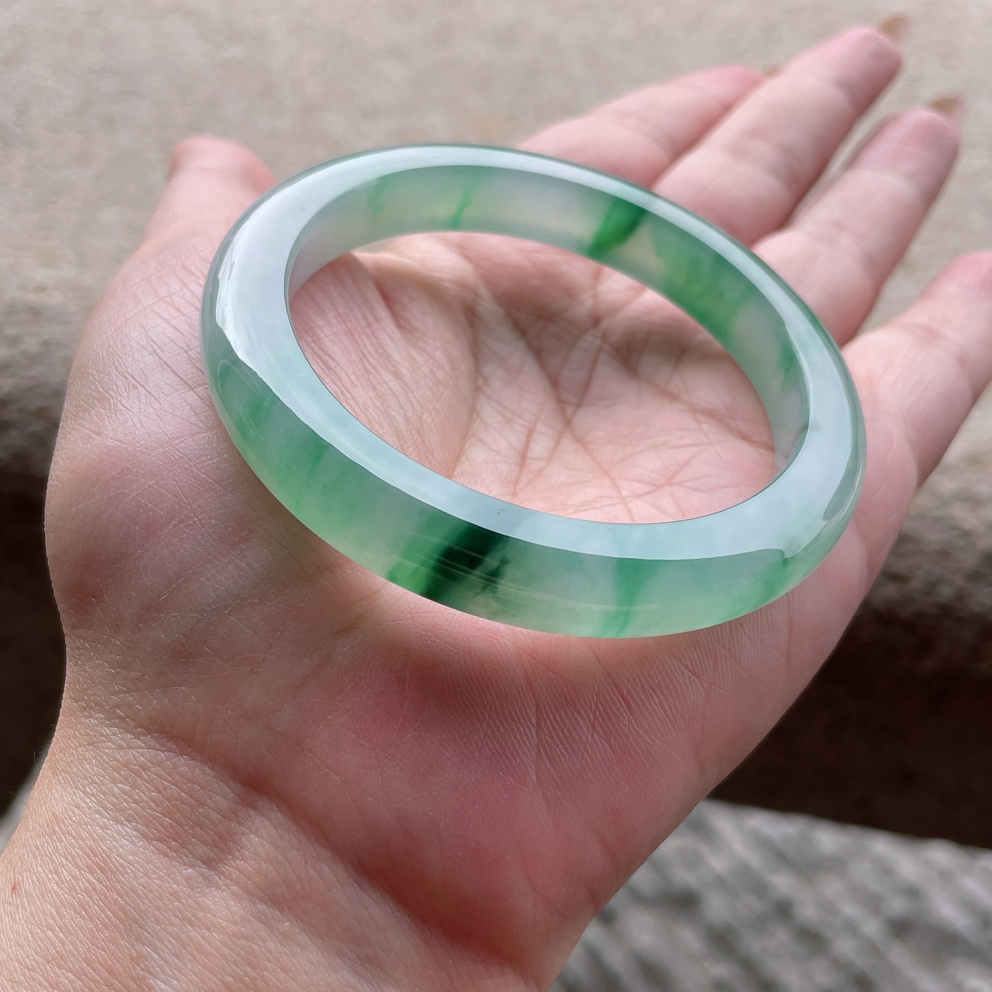 正圈，冰种飘绿花，晶莹剔透，水润，种老，有纹，编号0428X16