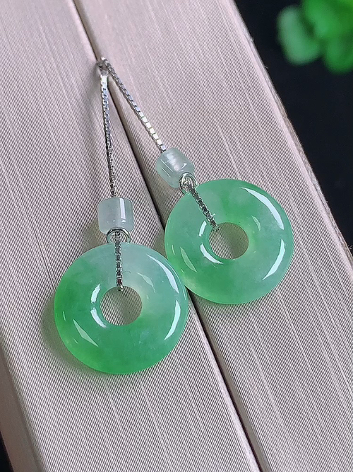  银镶飘绿耳坠，无裂，尺寸12.9/2.6，编号y271100 24