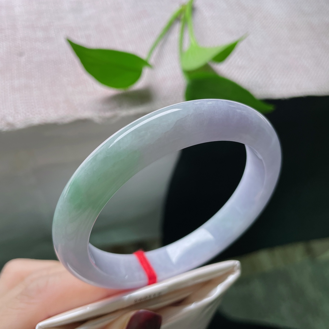 60.9/12.1/8.7，正圈，一抹飘绿，大圈口，紫气东来，绿意新生。皮纹，ss51377a