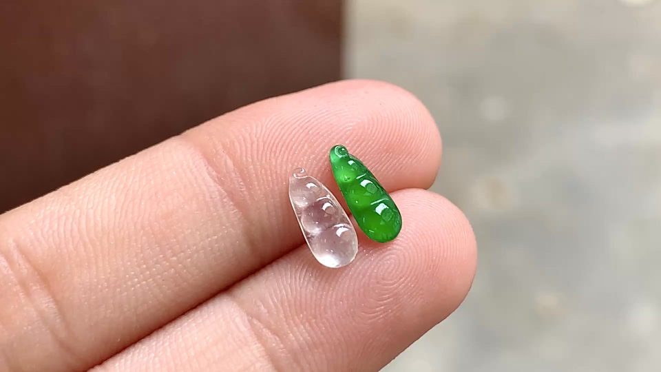 ️ 玻璃种满色福豆一对，完整，10*4*1.6