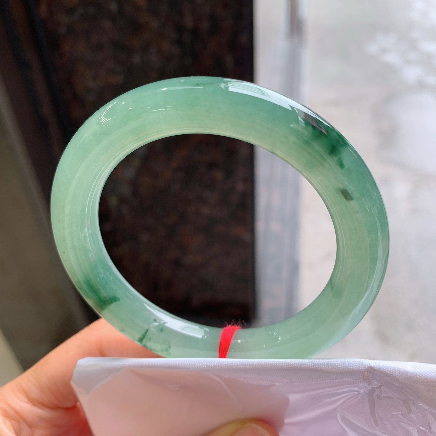 圆条冰晴飘花，有纹微扣，尺寸：56/10.8，冰润