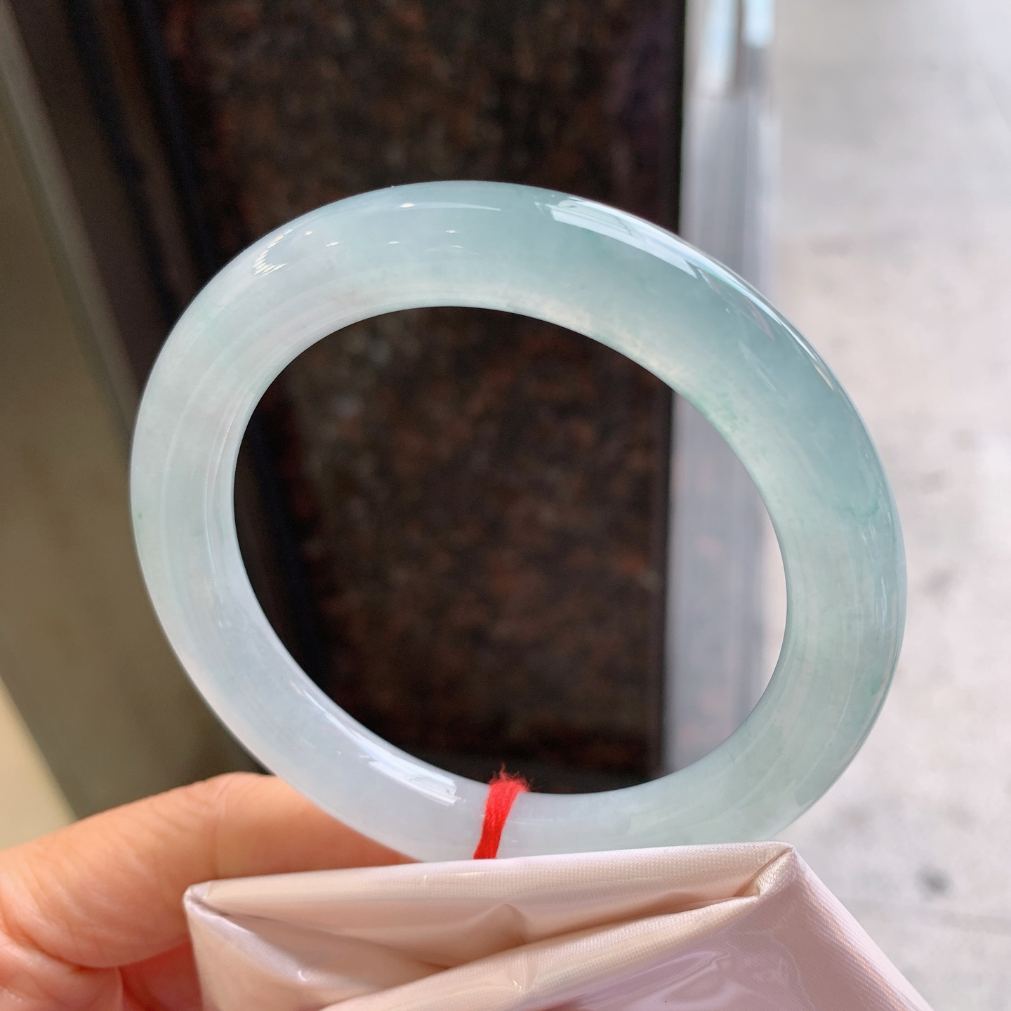 圆条冰晴飘花，无裂，尺寸：58/10/10.4，冰润