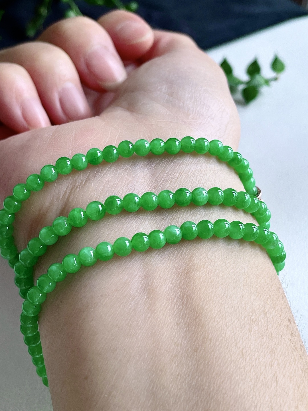 阳绿珠链圆珠珠子珠链，缅甸，性比高，尺寸4.2-3.8mm，29cm，20克