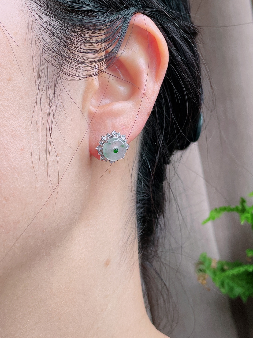 冰飘花平安扣耳钉，18k金镶嵌，无裂，性比高，13.1/12.9/6，9.2/1.8，3.5克