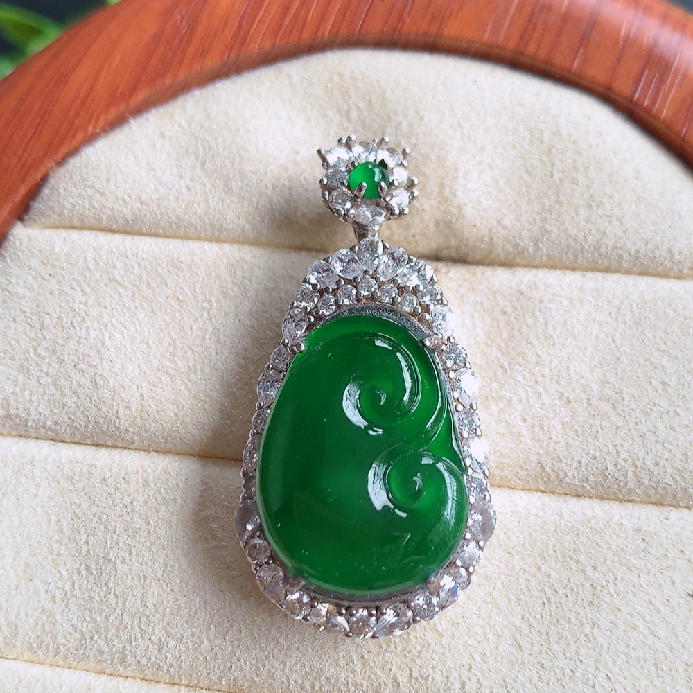 冰润满绿吉祥如意翡翠吊坠  925银饰镶嵌 寓意“万事如意，吉祥如意,福寿绵长 心想事成”饱满大气，