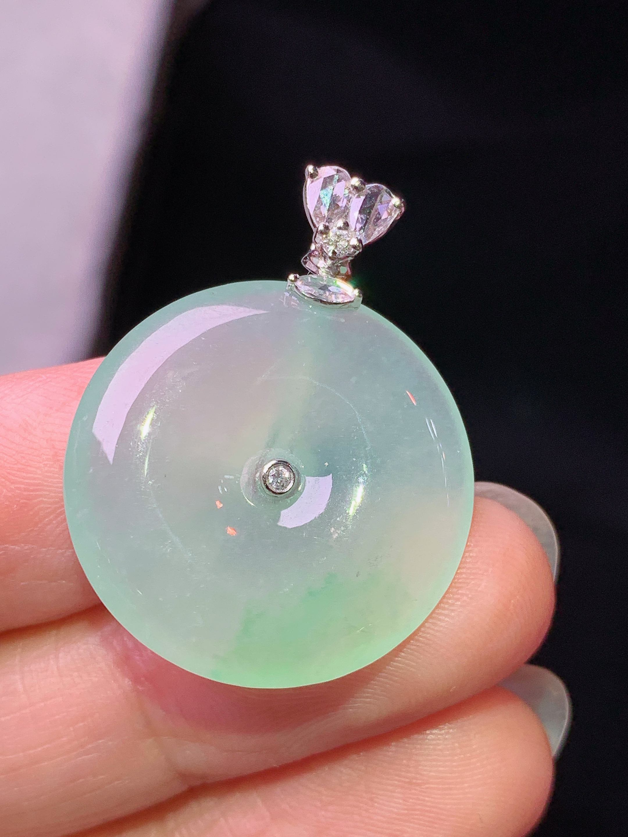 18k金钻镶嵌冰种平安扣吊坠 玉质细腻 色泽艳丽清新 水润亮眼 整体尺寸29.2*22.6*4.6g2