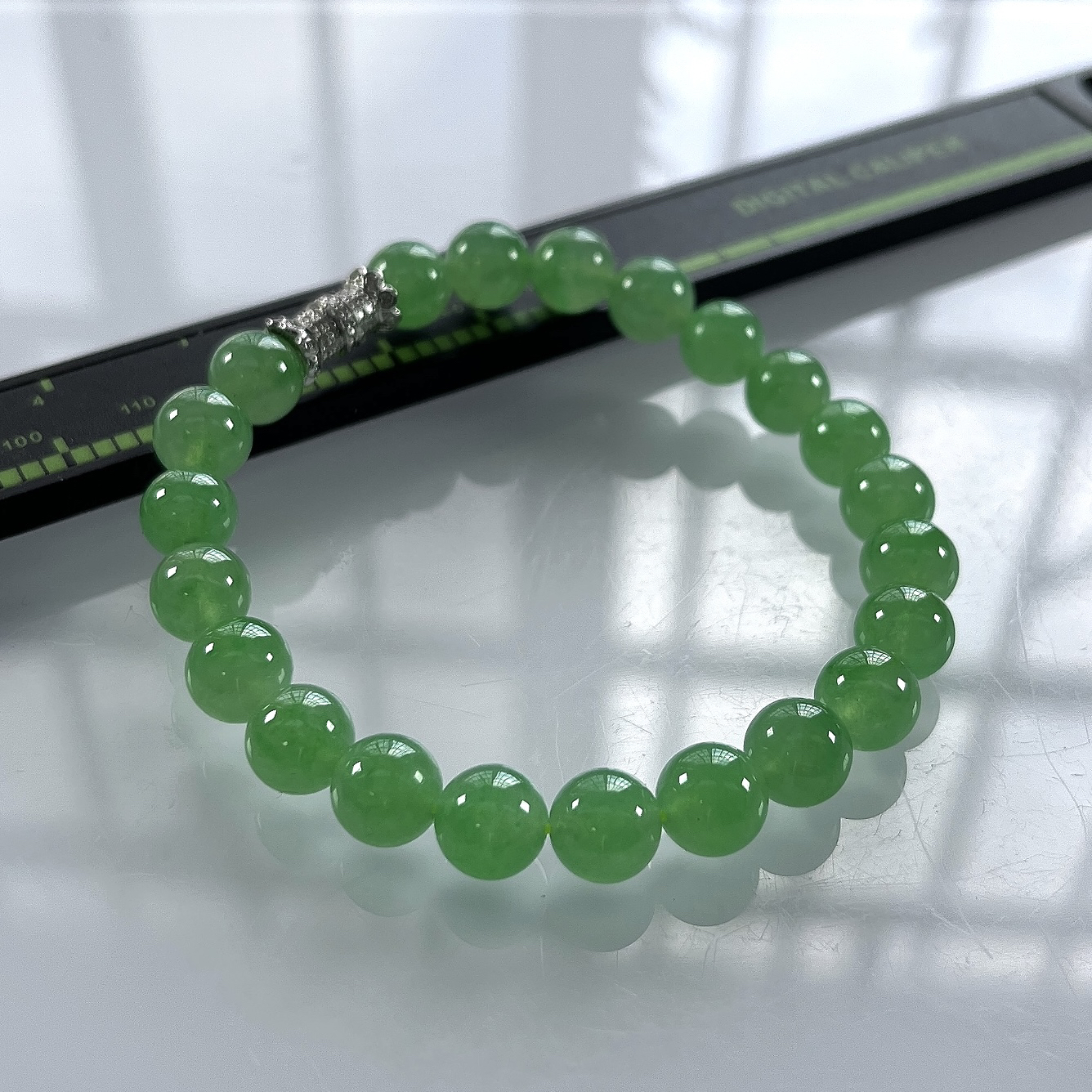 收藏传承级别，缅甸天然翡翠A货，卡8高冰起胶满绿晴阳绿圆珠手串手链，尺寸：8mm/22颗，长度185