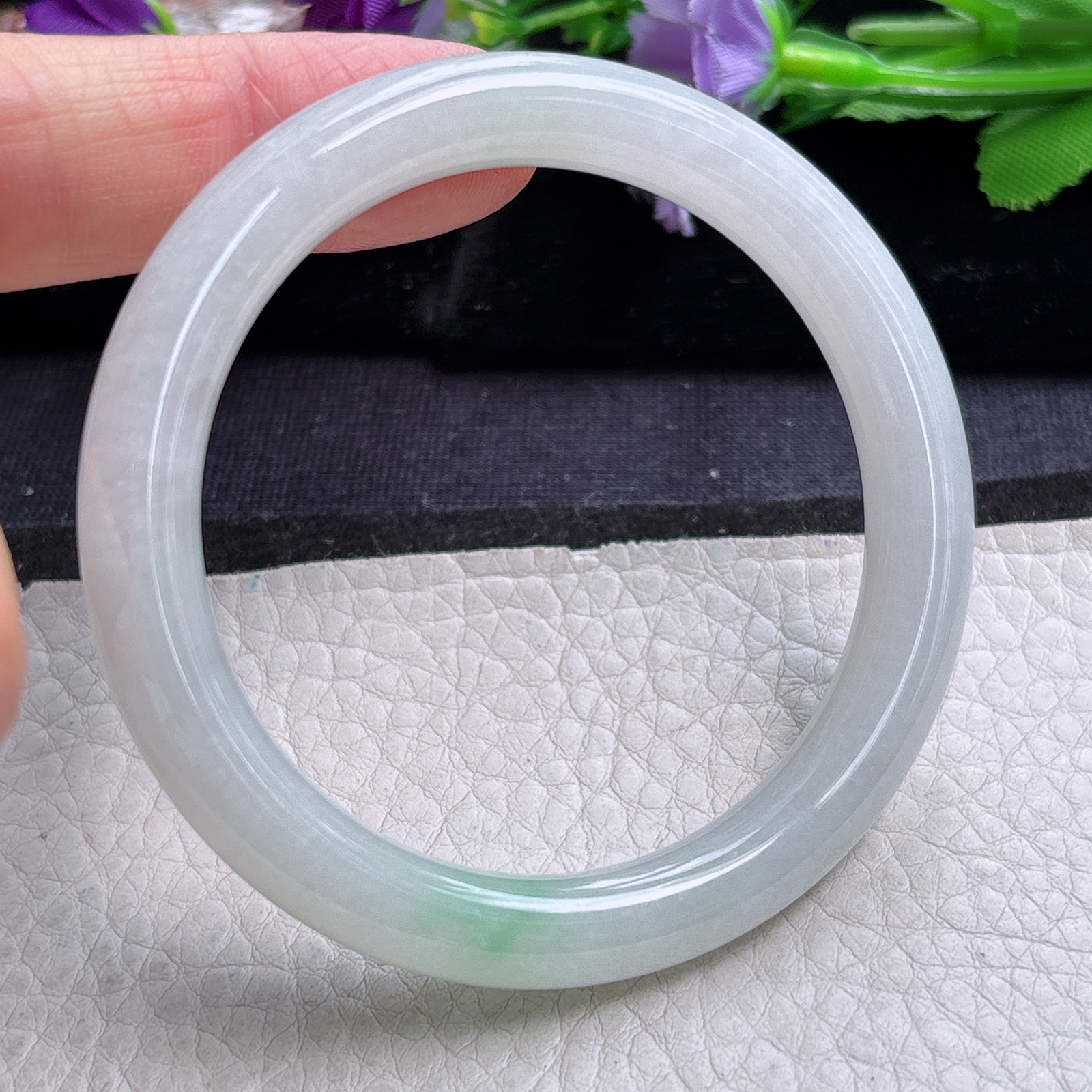 n小圈口52*8叮当镯 缅甸翡翠a货手镯飘绿秀气圆条美人镯