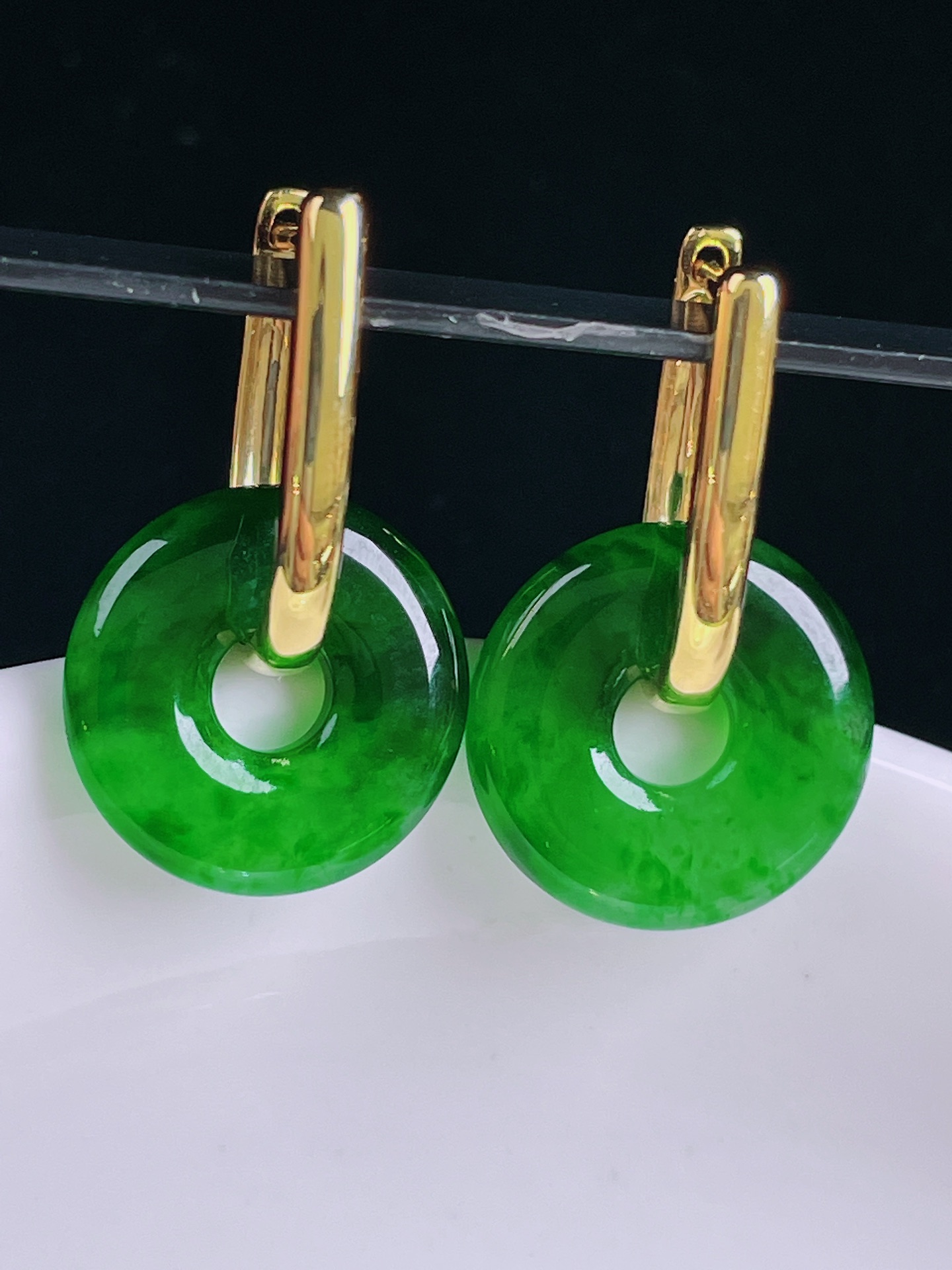 ️辣绿耳坠，老种起光，细底通透，尺寸：裸石14/2.8mm，0429