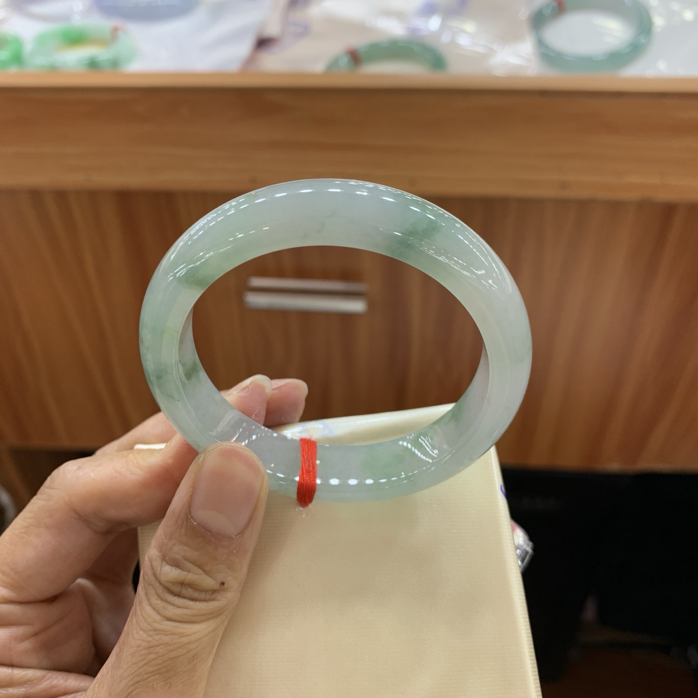 042815FN，冰飘花正圈翡翠手镯，53.5/12.8/6