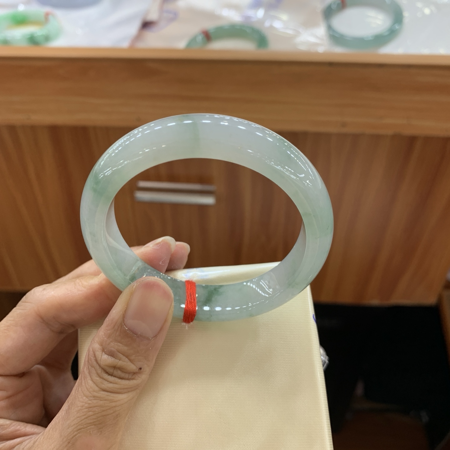 042815FN，冰飘花正圈翡翠手镯，53.5/12.8/6