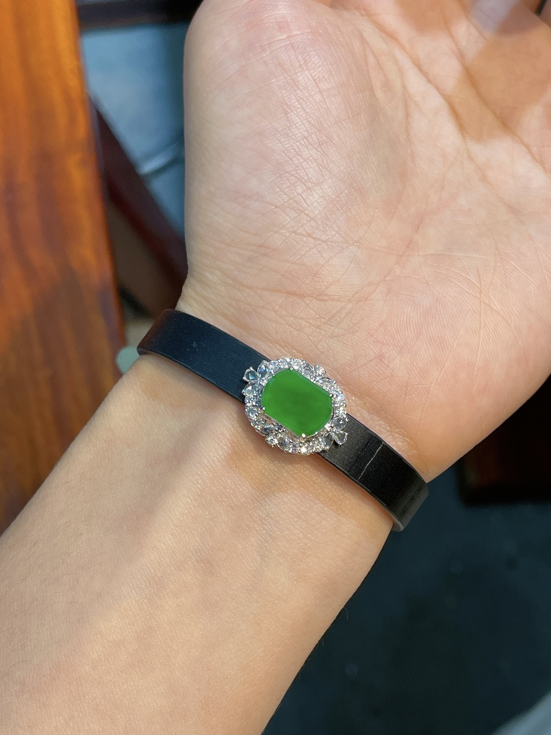 阳绿手链，，18k金镶嵌，8.6/11.1/2.2