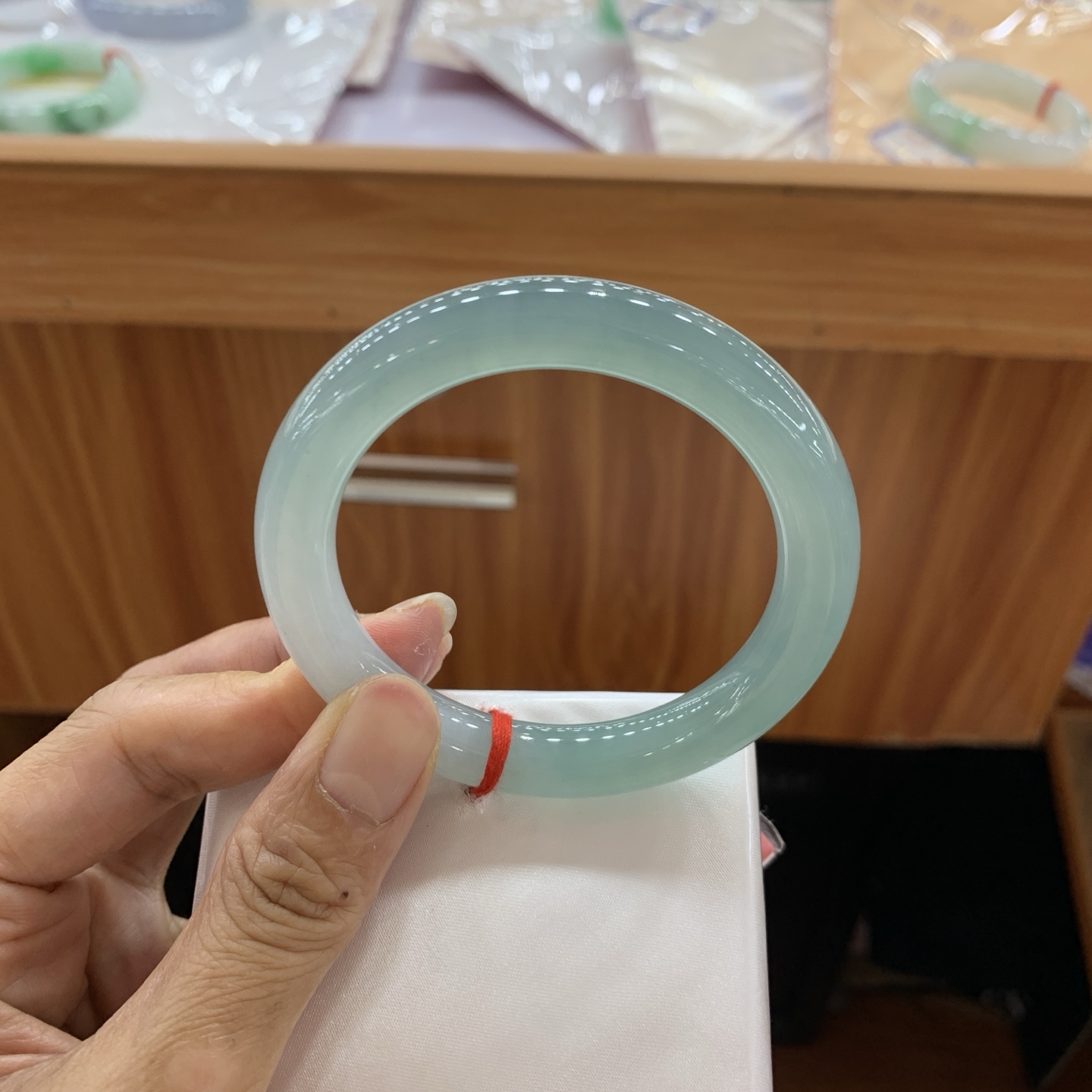 042817FN，冰蓝胶圆条翡翠手镯，54-9.7-9.5