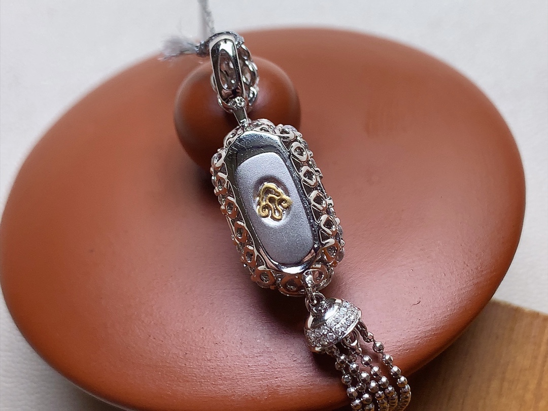 ️ 冰种阳绿马鞍形吊坠 18K，色泽漂亮，品相，无裂，尺寸56/9.5/10.3，12/7.5