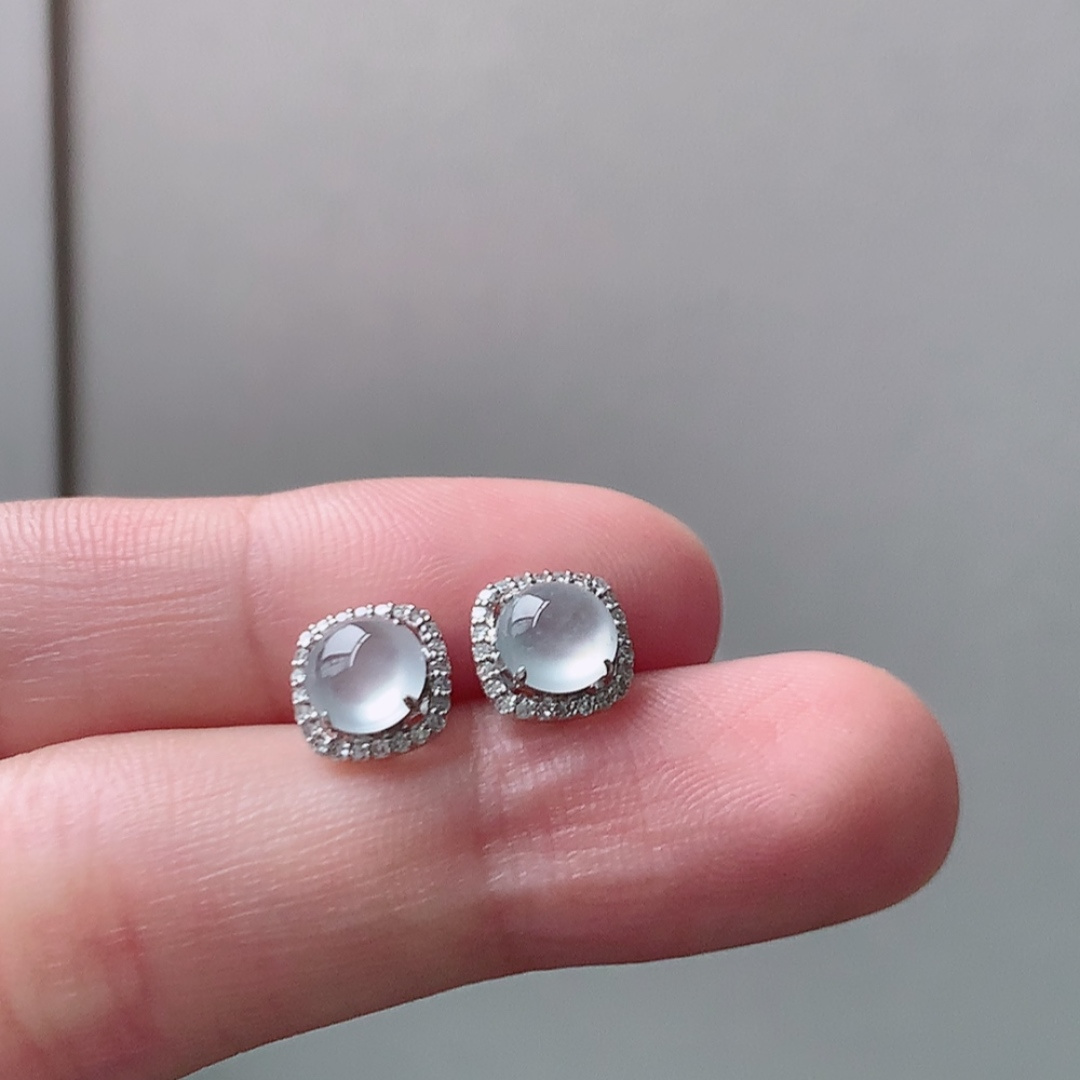 高冰耳钉，种水好，冰润通透，上耳优雅迷人，货号31427，5.6/5.6/2.1