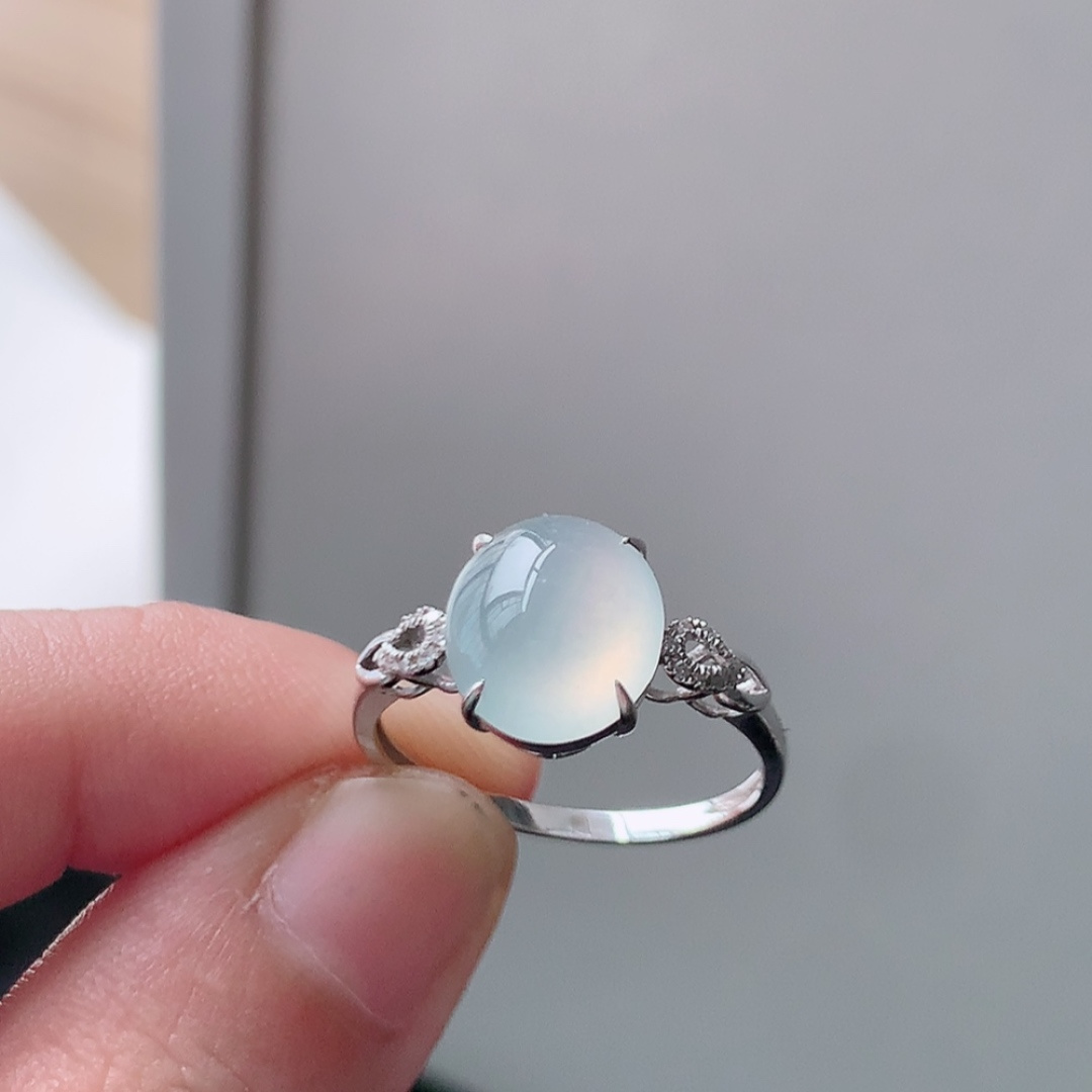 高冰女戒，底子细腻莹润，冰润起胶，佩戴优雅迷人，货号25427，10.4/8.7/3.3