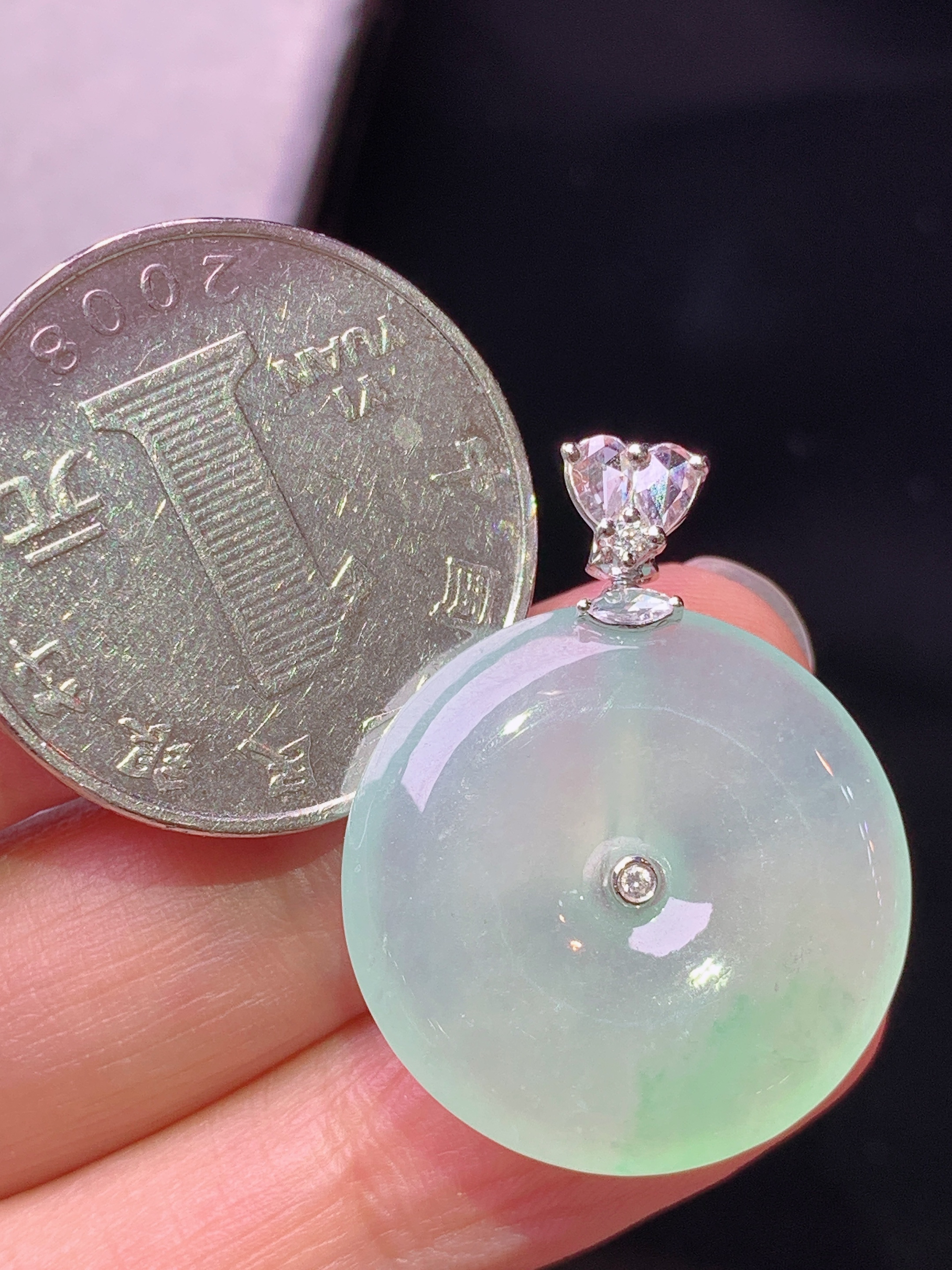 18k金钻镶嵌冰种平安扣吊坠 玉质细腻 色泽艳丽清新 水润亮眼 整体尺寸29.2*22.6*4.6g2