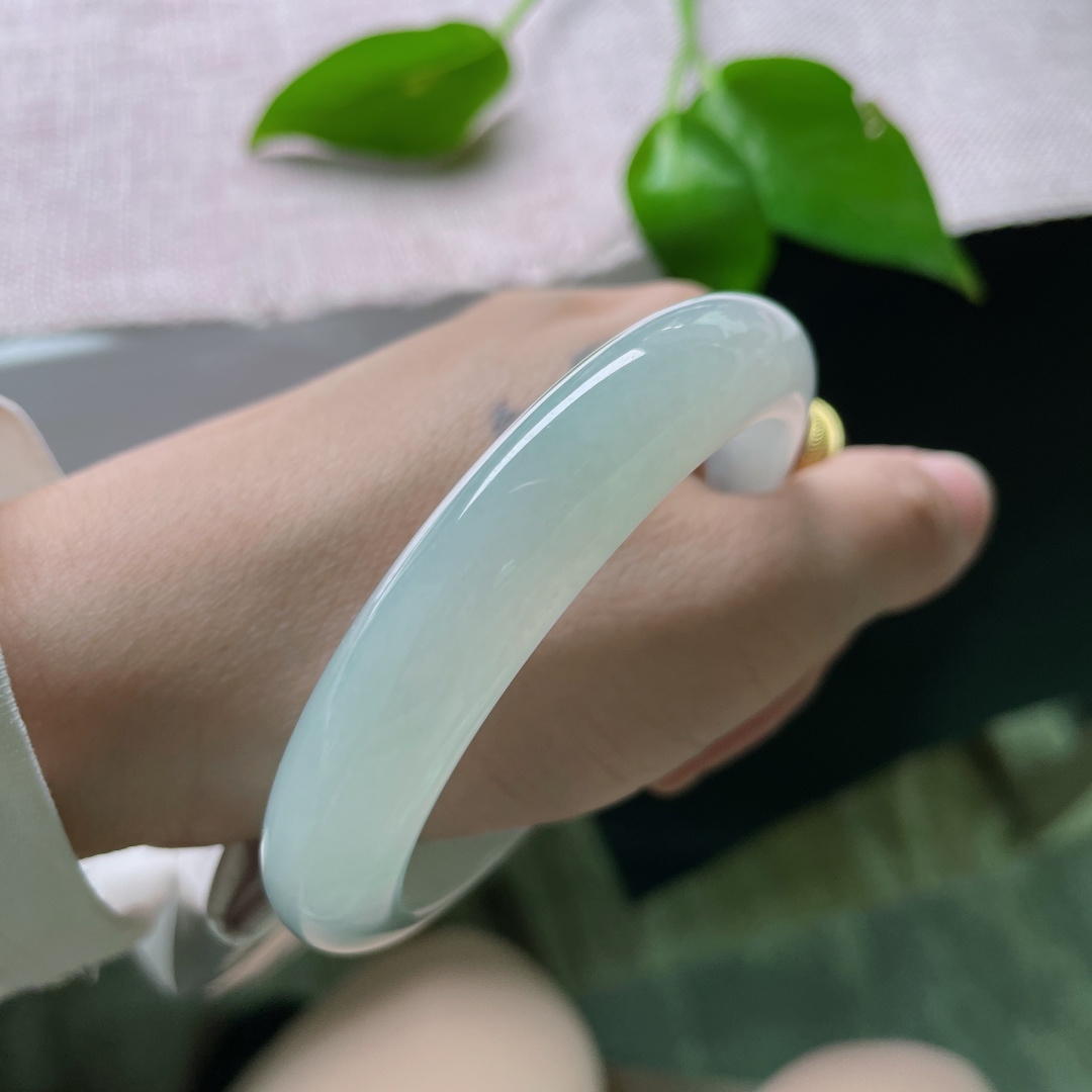 57.4/12.2/8.6，冰种晴底正圈，晶莹玉润，清水出芙蓉，天然去雕饰。种老，无裂，ss50940a