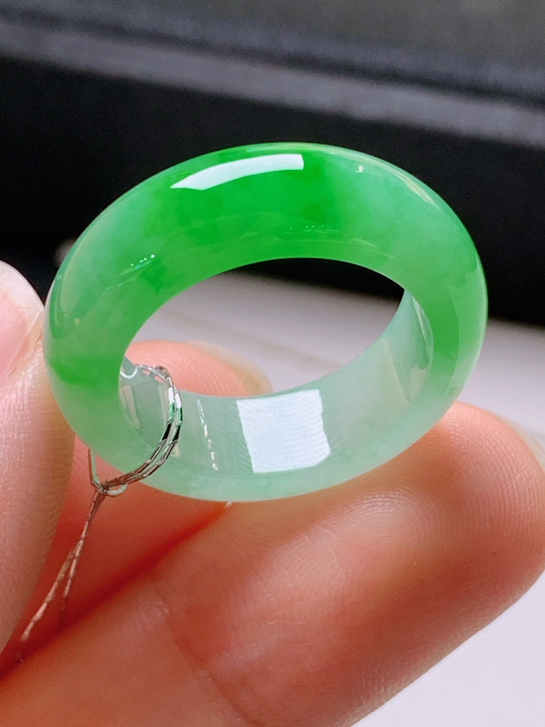 ️ 冰阳绿指环，无裂色阳饱满，裸石24.3/6.9/3.7，圈口13