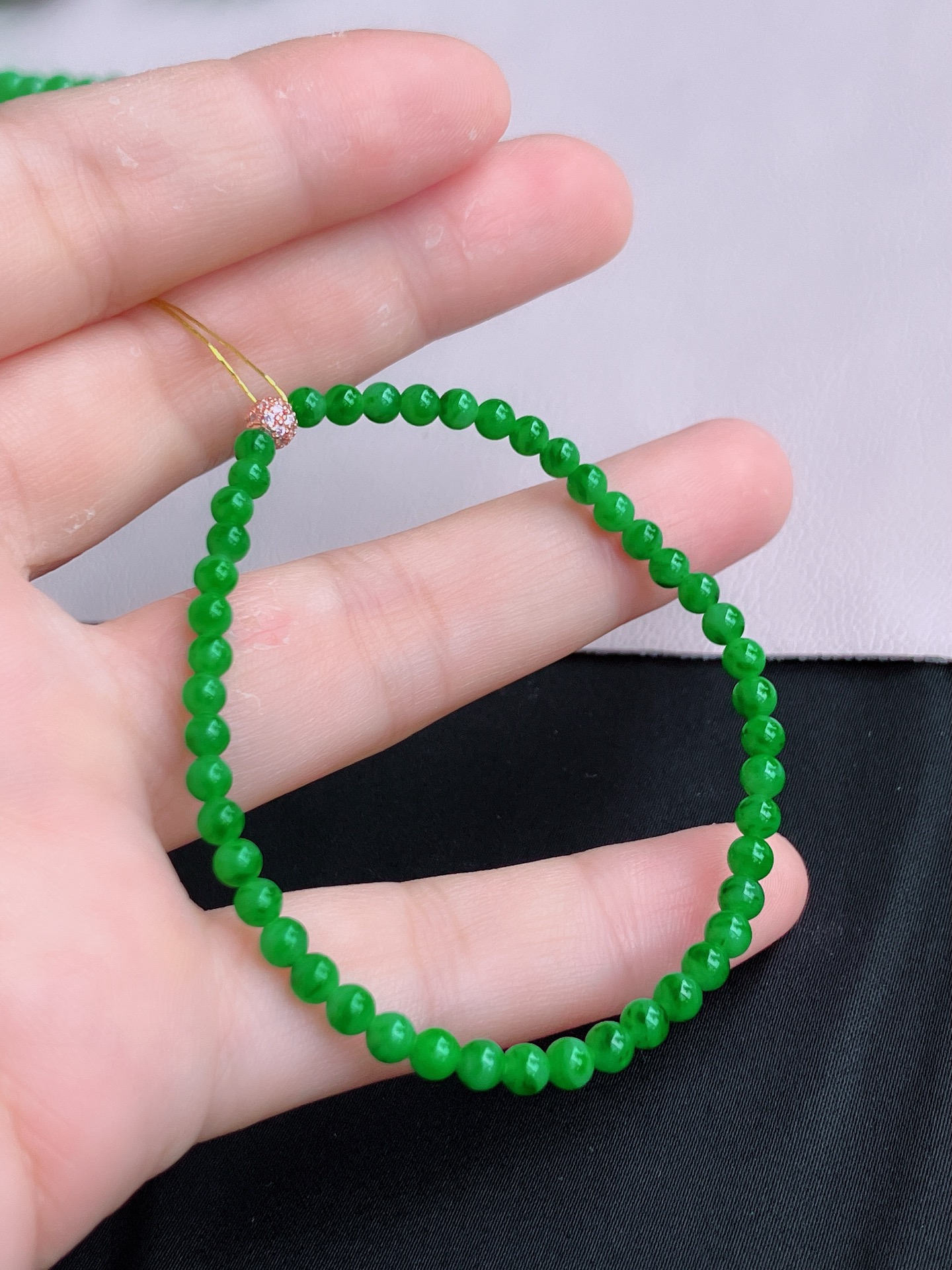 ️，翠绿手链，色美清爽，尺寸4，自然光实拍