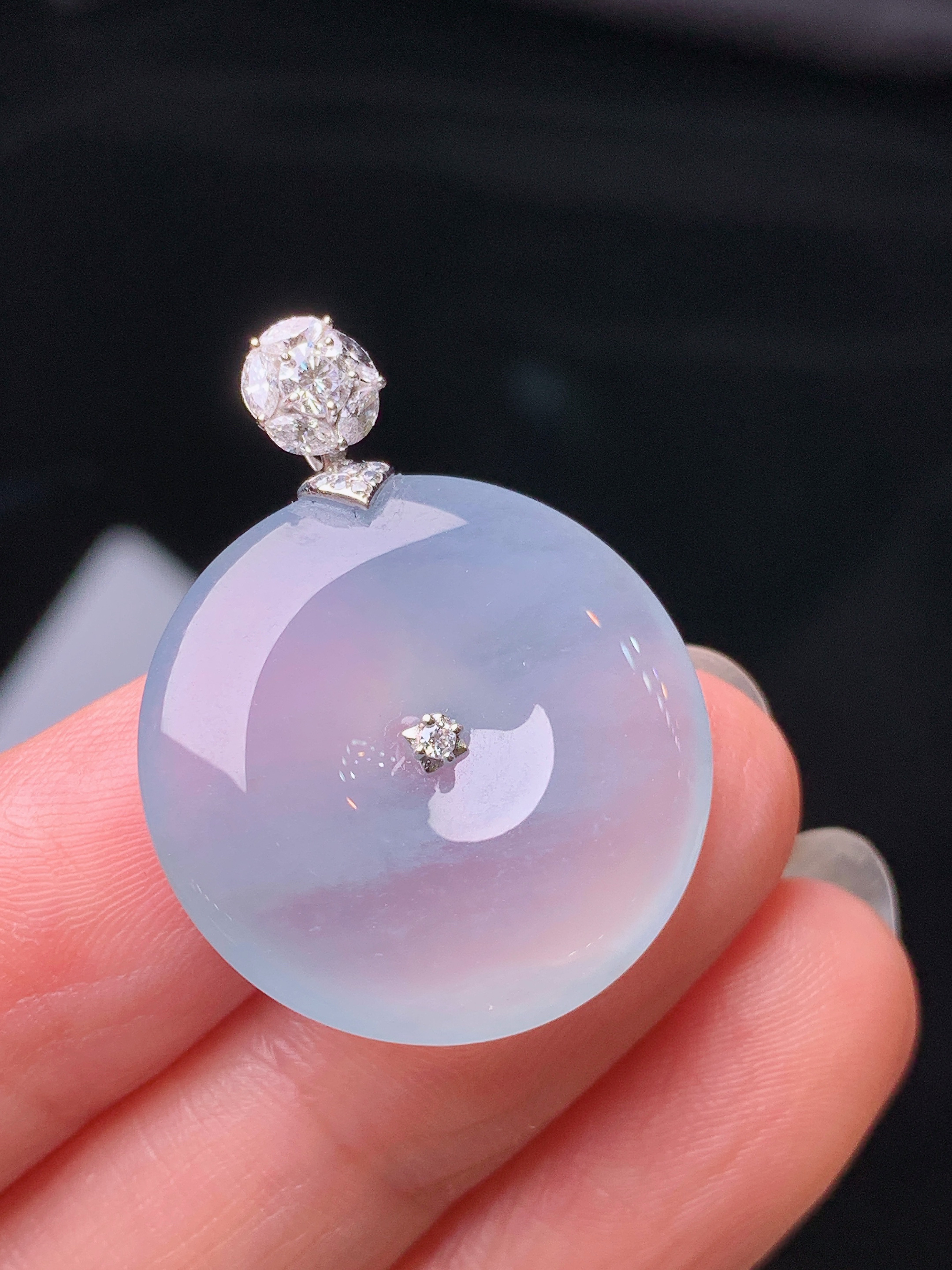 18k金钻镶嵌冰种平安扣吊坠 玉质细腻 色泽艳丽清新 水润亮眼 整体尺寸29.8*22.8*4.8c