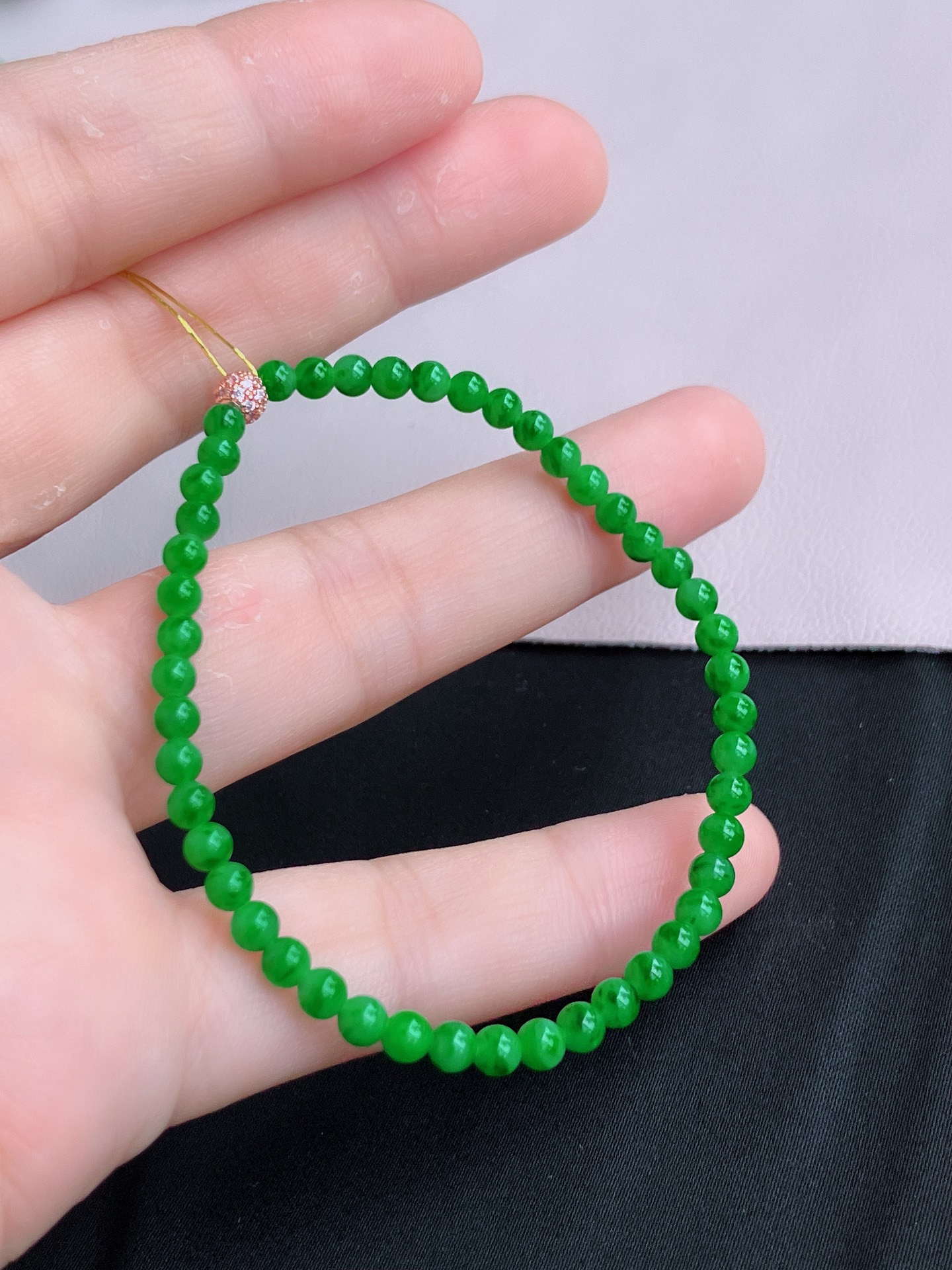 ️，翠绿手链，色美清爽，尺寸4，自然光实拍