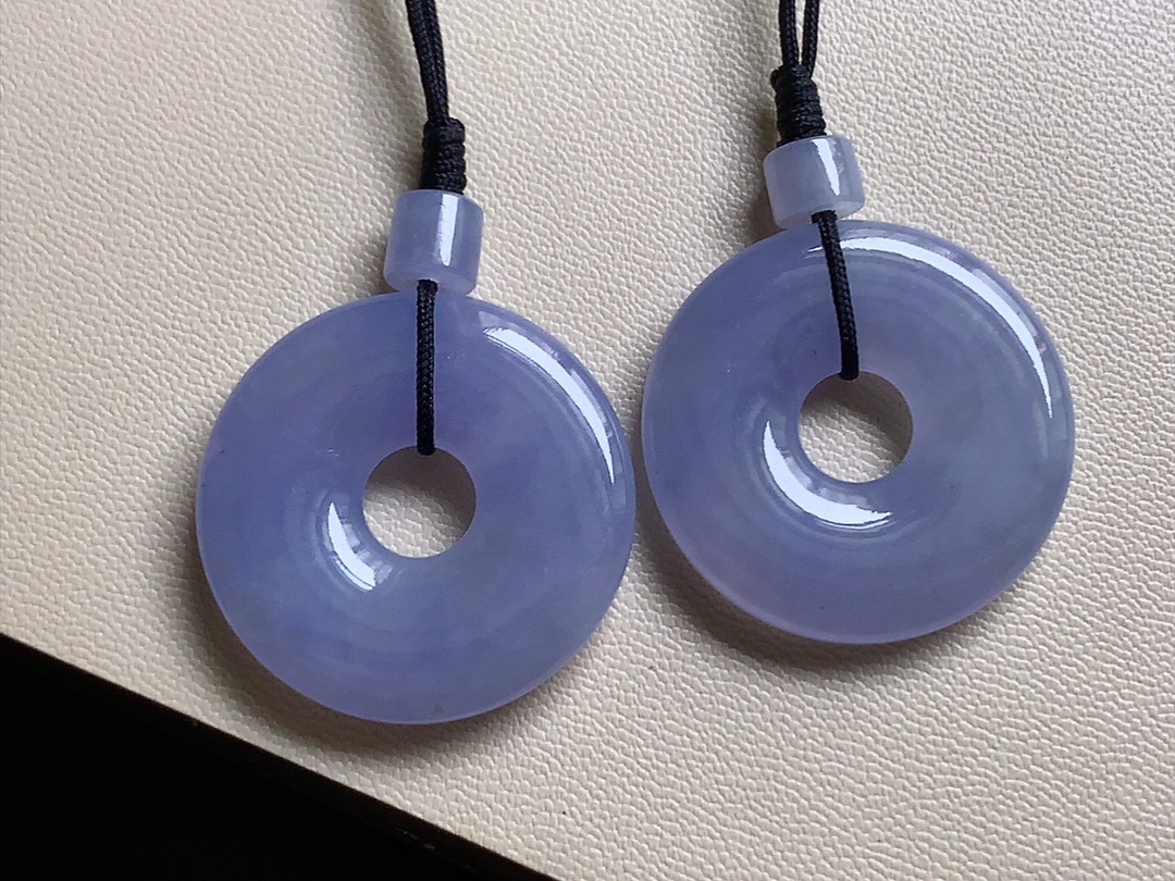 ️ 冰种紫色甜甜圈一对，紫色浓郁迷人，底子细腻，，尺寸26.6/5