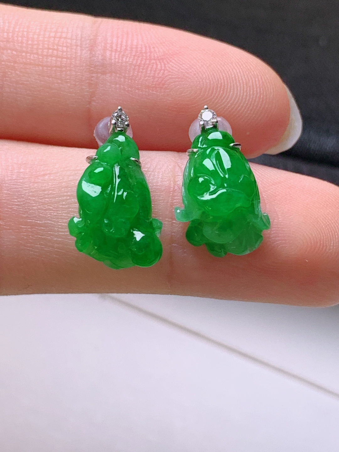 ️ 冰阳绿白菜耳坠，无裂色阳，裸石12.9/9.7/6.1