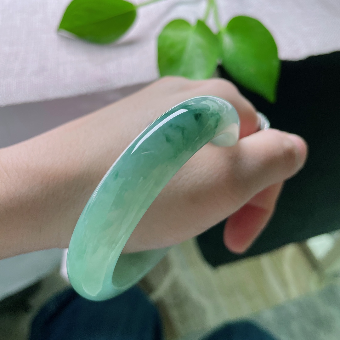 57.6/13.1/8.2飘花正圈，冰润细腻，种老，悠悠岁月，如诗如画，有棉线，ss50227a