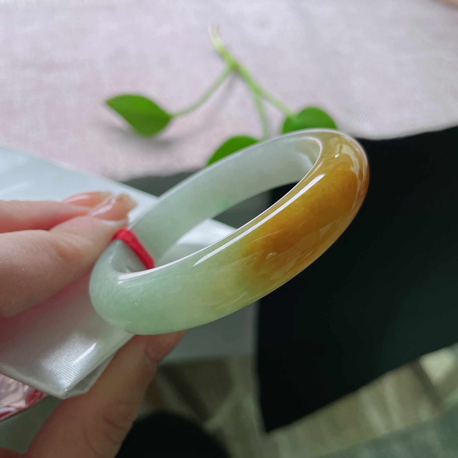 53/12.7/8.3黄翡正圈，水润细腻，金缕映婉，霞色生香，贵气，ss51783a..