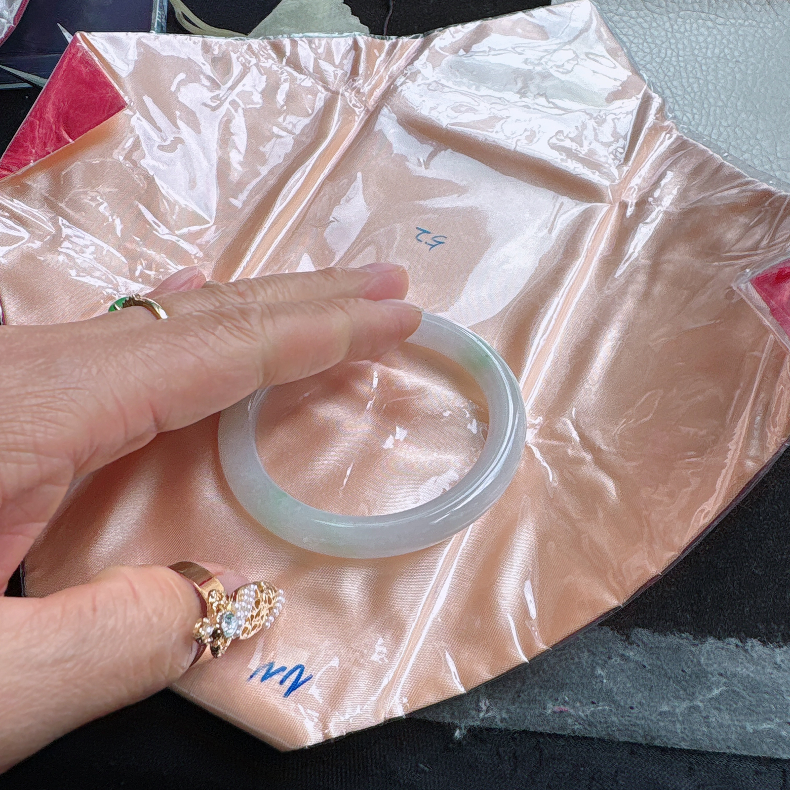 n小圈口52*8叮当镯 缅甸翡翠a货手镯飘绿秀气圆条美人镯