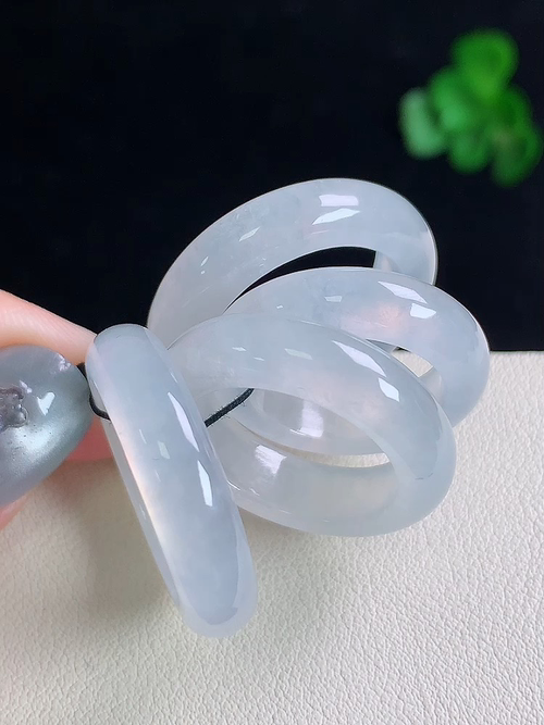 冰指环，无裂，尺寸18.1/5.7/4.1，15.6/5.6/3.7，17号，10号，№:y2829