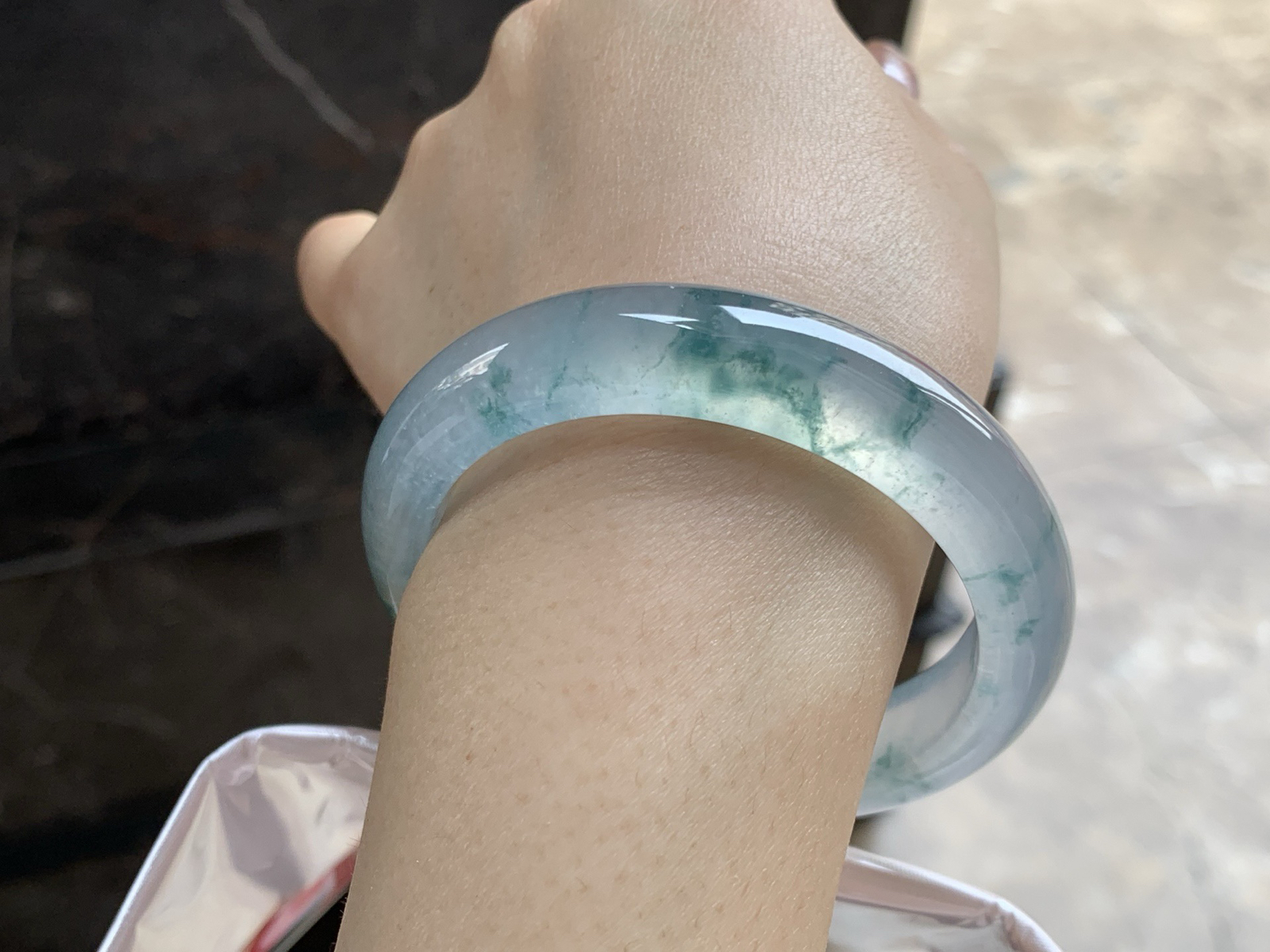 54.5-12.4-8.6

高冰种飘花手镯^_^冰味十足～蓝花灵动飘逸