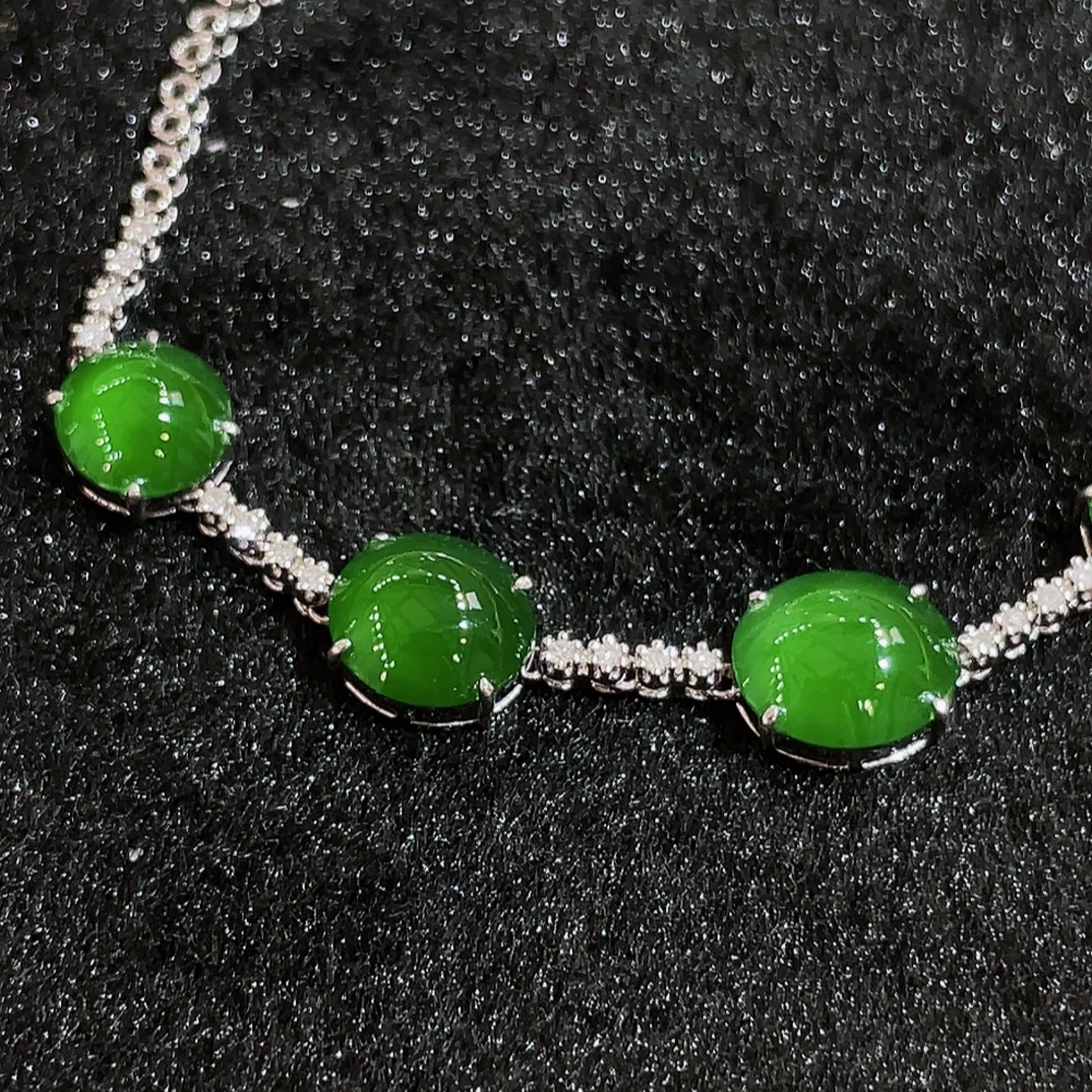 ️冰绿鸽子蛋手链，，18k金镶嵌，种水，重金镶嵌，南非钻镶，厚装饱满，高端大气，时尚百搭，性比高73.5/8.2/4.6，裸石9.0/8.2、8.3/7.8、7.8/7.3、7.6/7.2、7.6/7.0