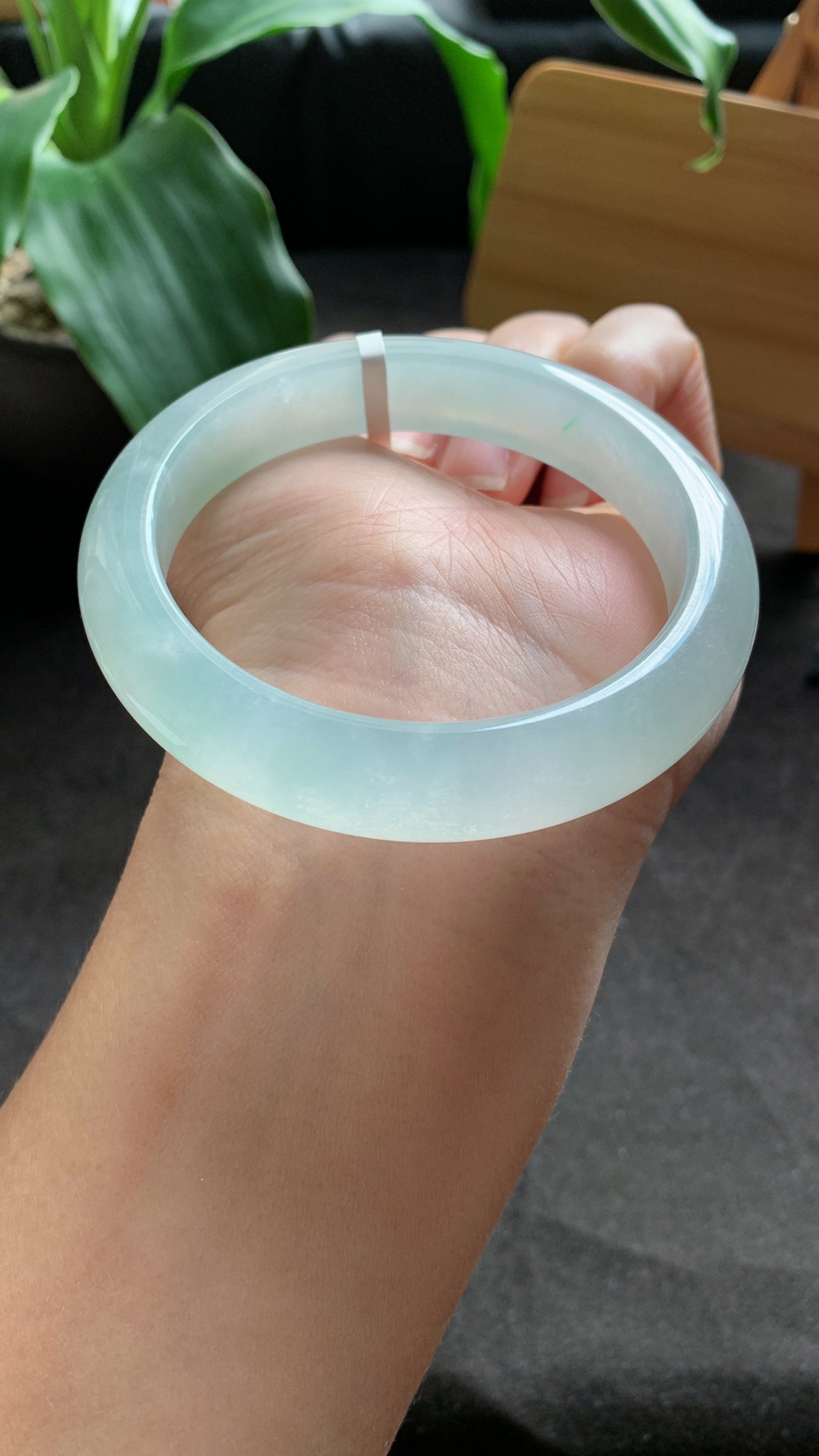 57圈口 天然A货翡翠手镯 水润细腻 种水好