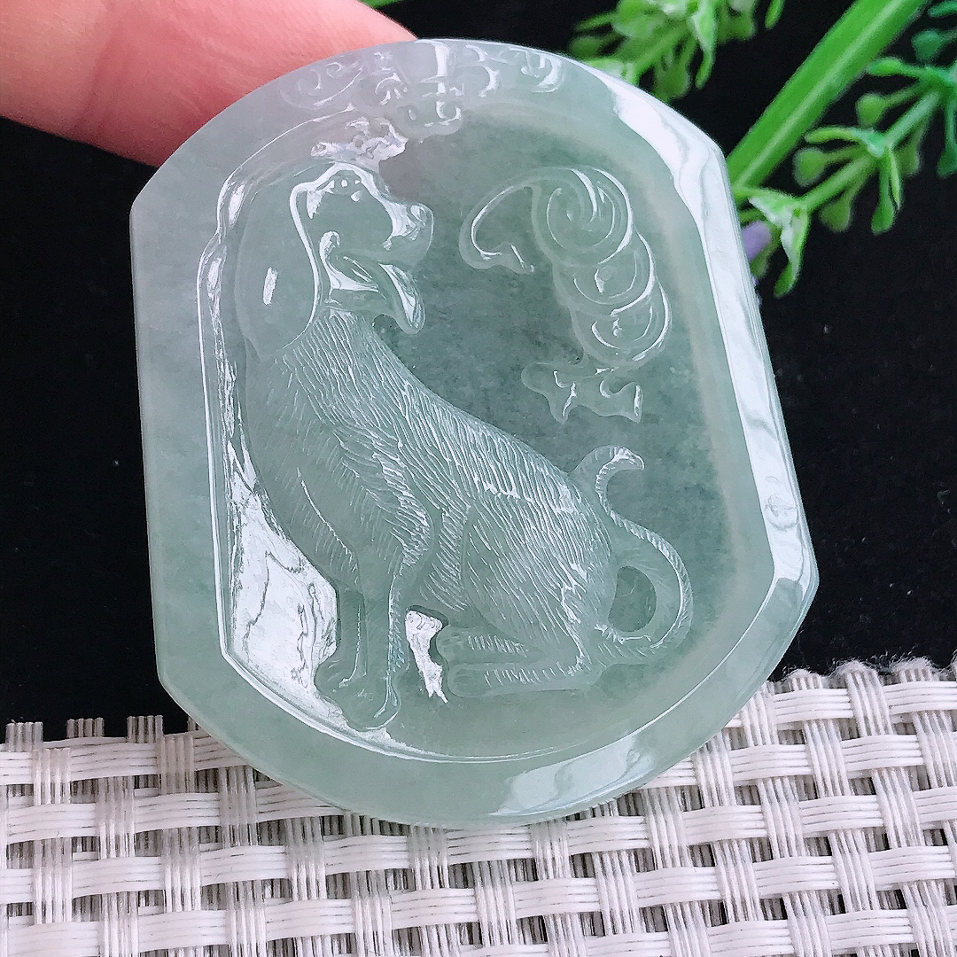 实拍A货翡翠54.6/46/5.2老坑冰胶果冻冰晴绿生肖狗牌吊坠翡翠玉挂件