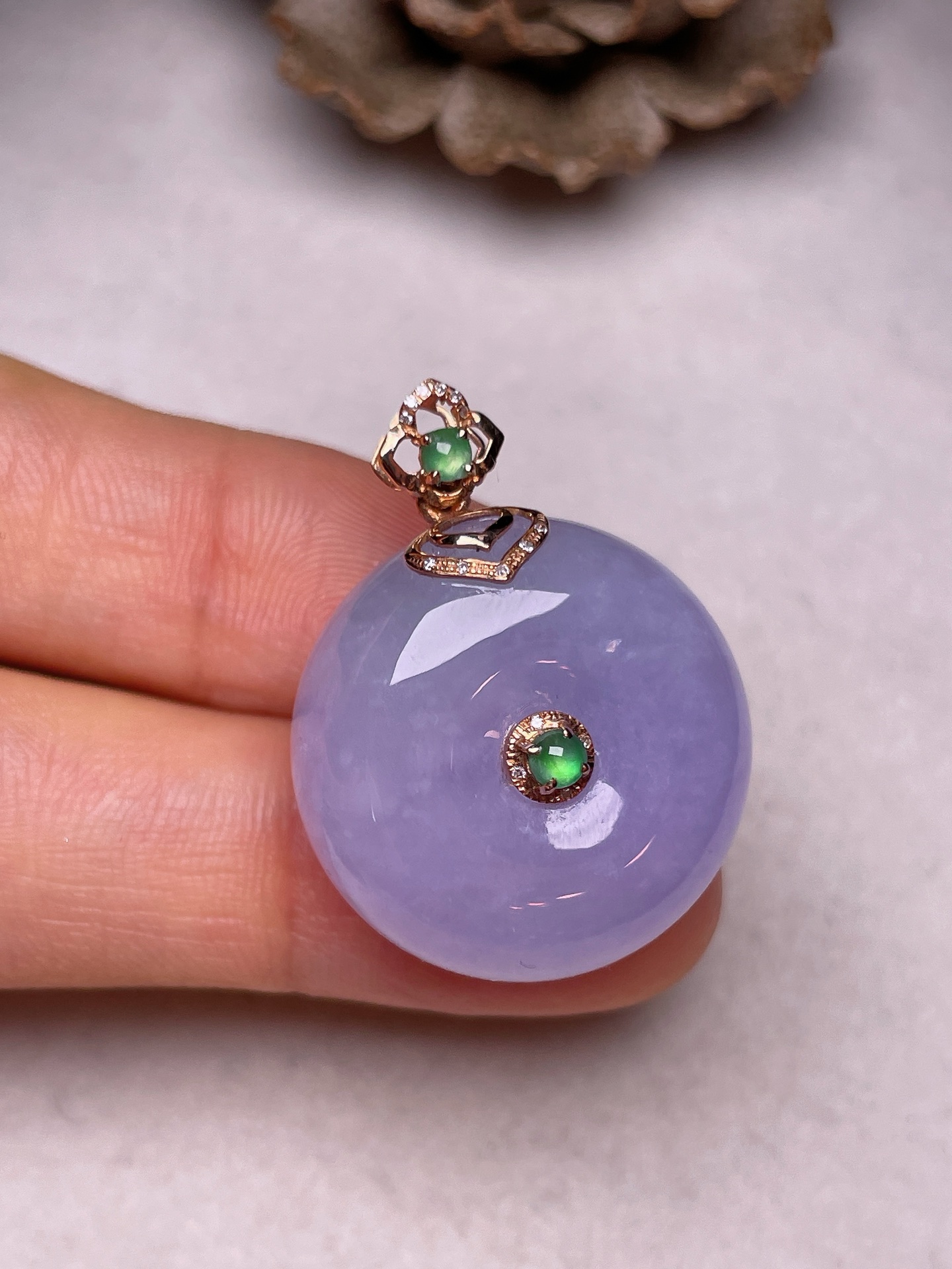 ️ 18k金镶平安扣，冰糯种满紫，无裂，一手货源整体长28.9，裸石尺寸22.2/12.5，编号