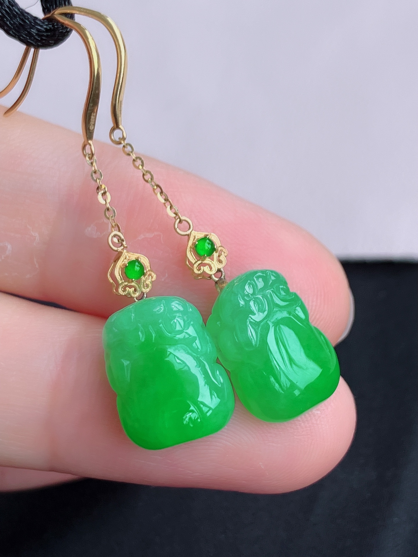 ️翠绿貔貅耳环，简约时尚，尺寸44/14.8/9，自然光实拍