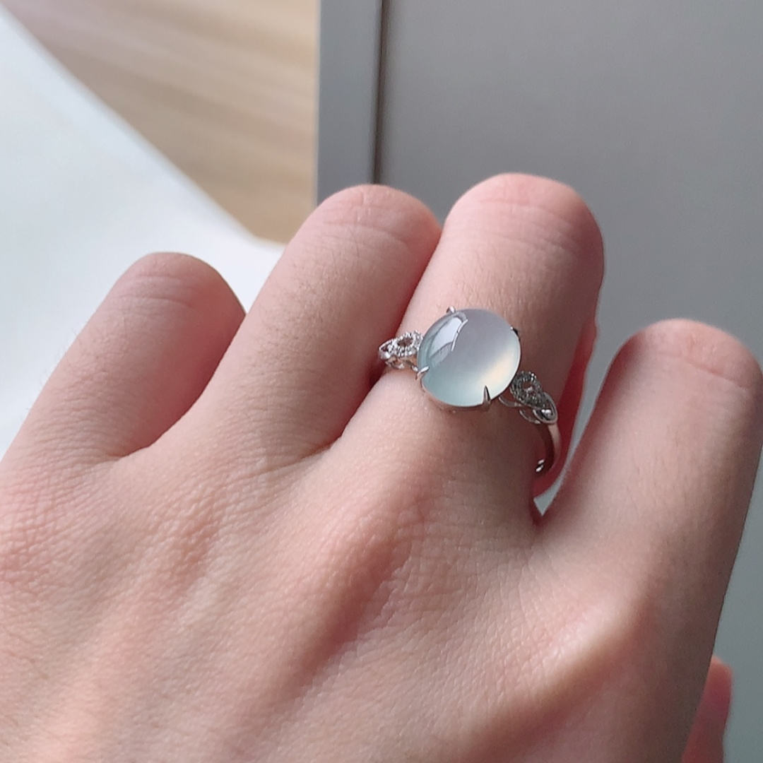 高冰女戒，底子细腻莹润，冰润起胶，佩戴优雅迷人，货号25427，10.4/8.7/3.3