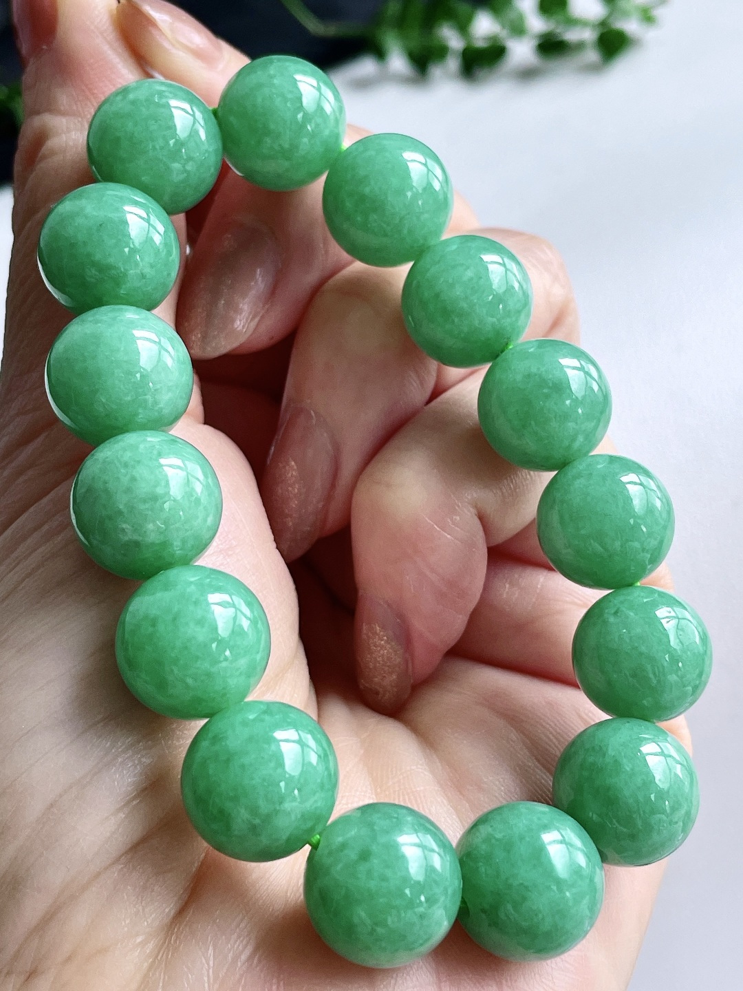 冰晴绿手串圆珠珠子手串，缅甸，性比高，尺寸12.9/12.6，重量56克
